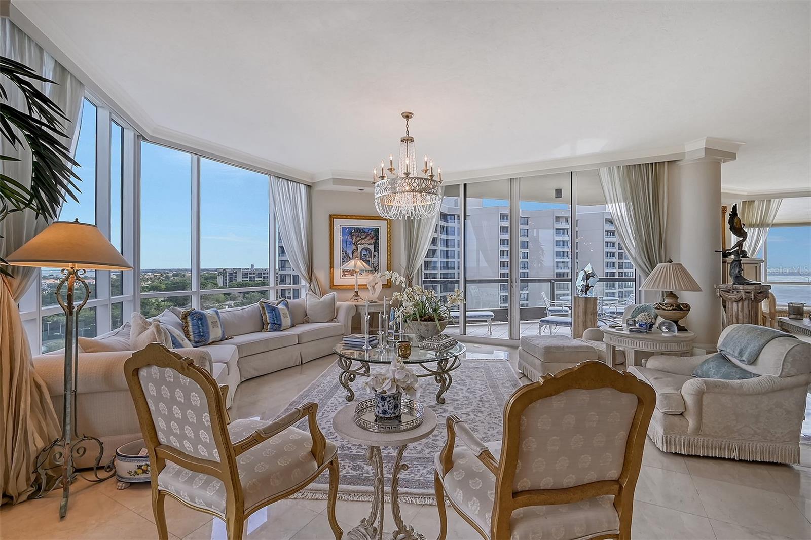 WATER CLUB - Residential
