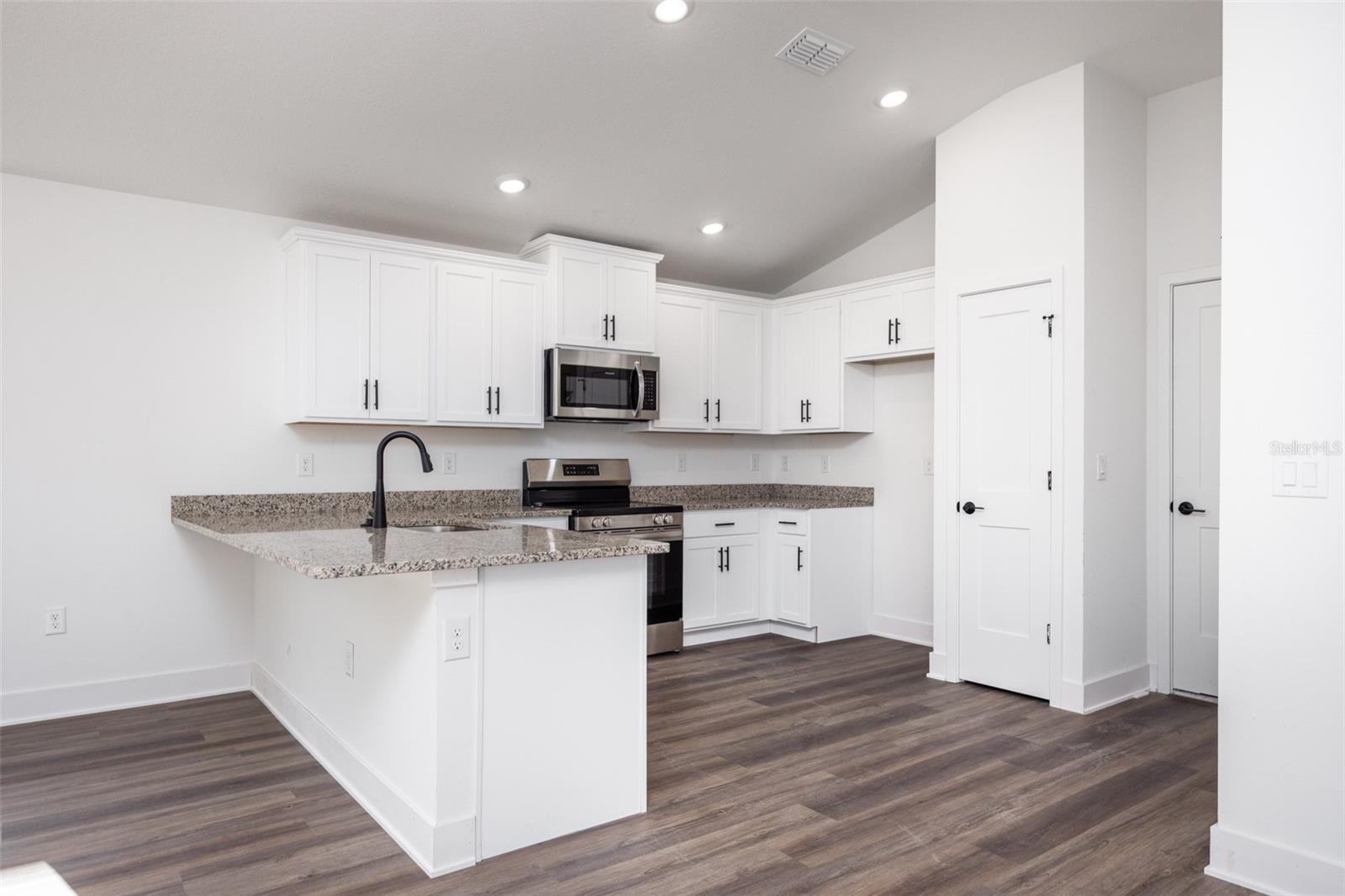 COUNTRY WAY SOUTH-PHASE 2 - Residential