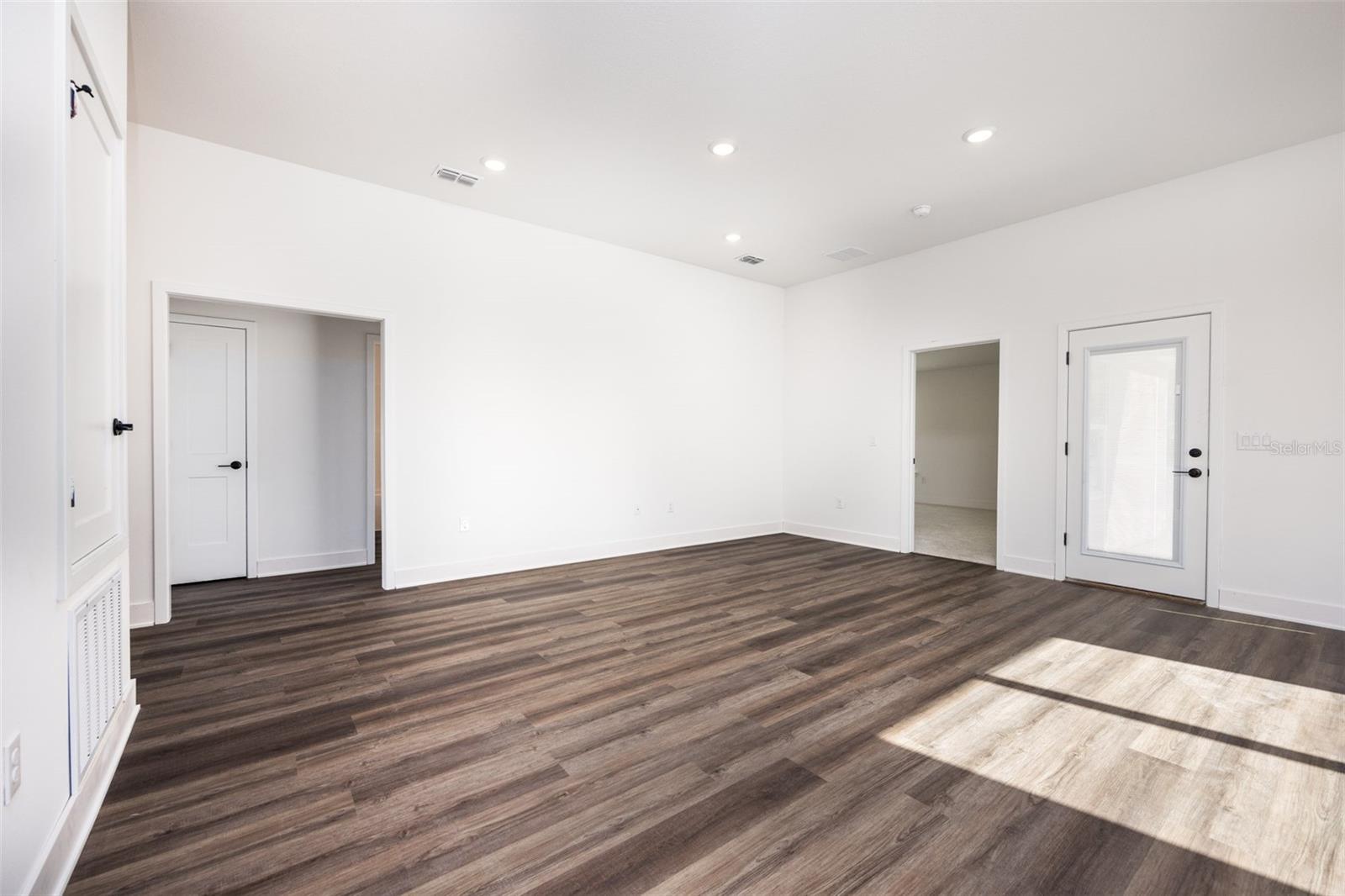 COUNTRY WAY SOUTH-PHASE 2 - Residential