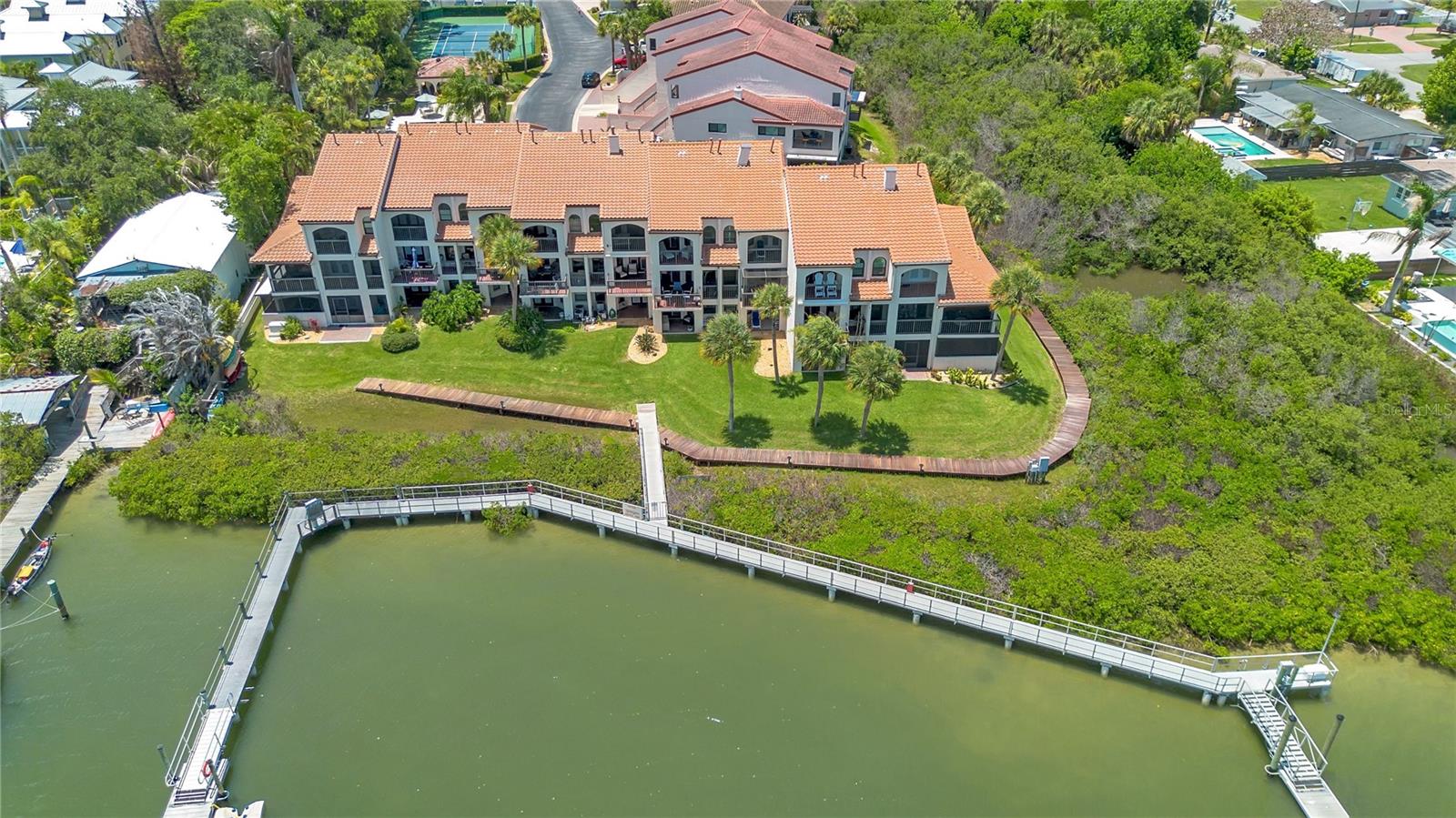 MARINA BAY TWNHMS - Residential