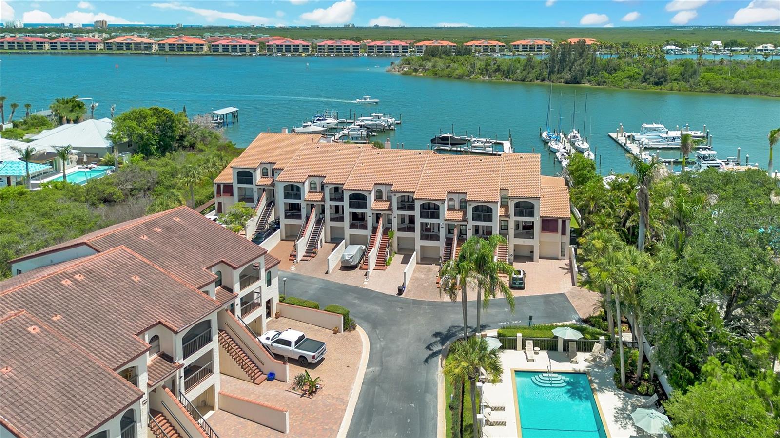 MARINA BAY TWNHMS - Residential