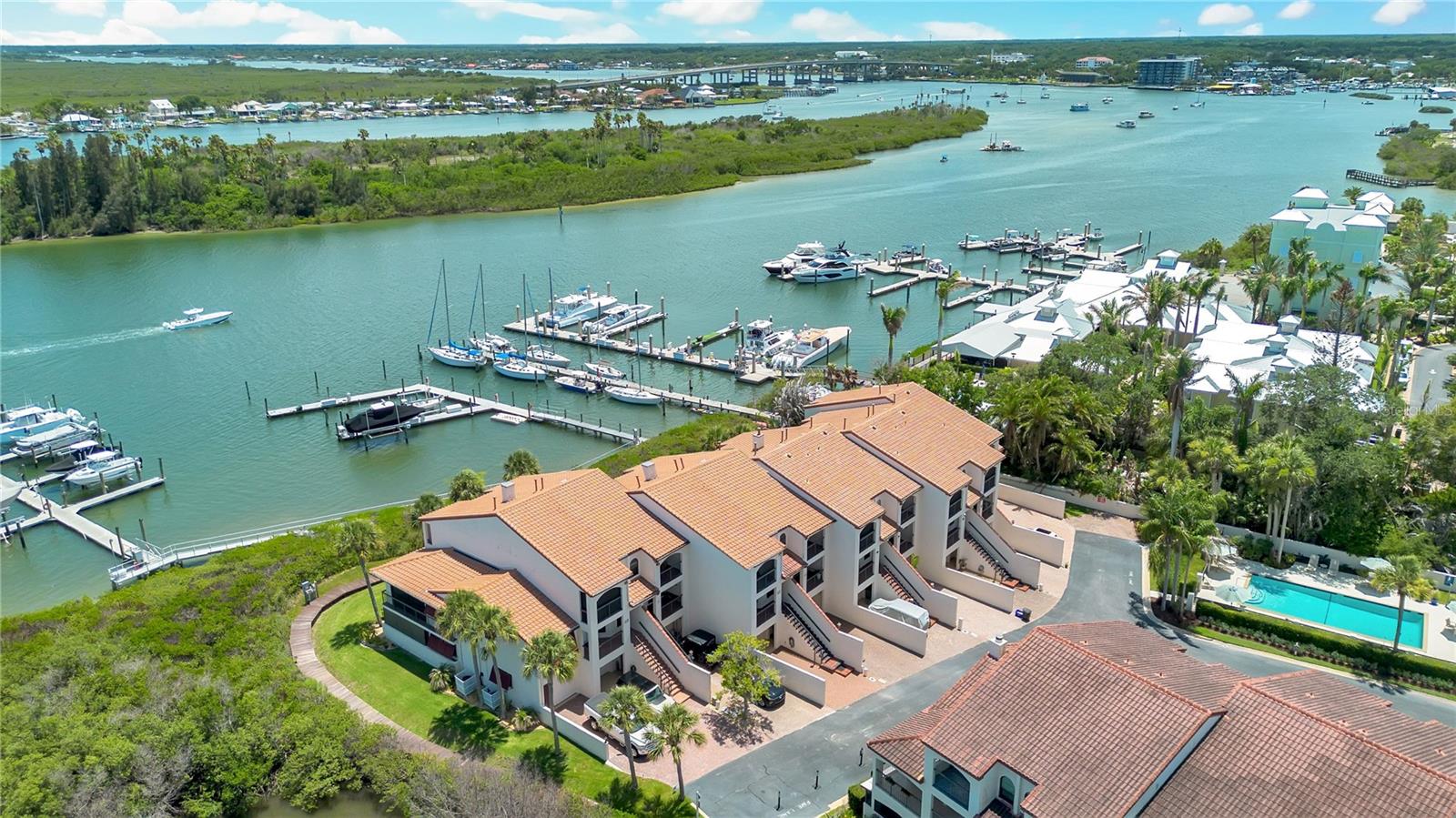 MARINA BAY TWNHMS - Residential