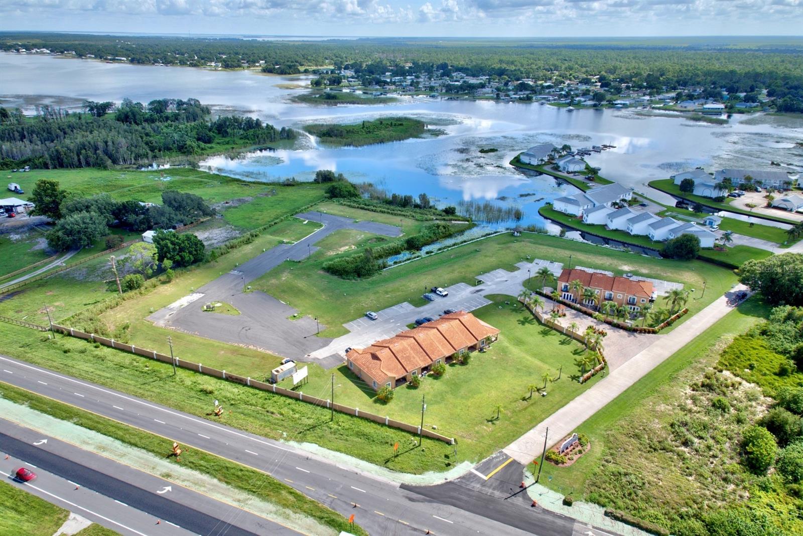 AN IRREG 4.197 ACRE TRACT BEING 182 FT ALONG NELY - Residential Income