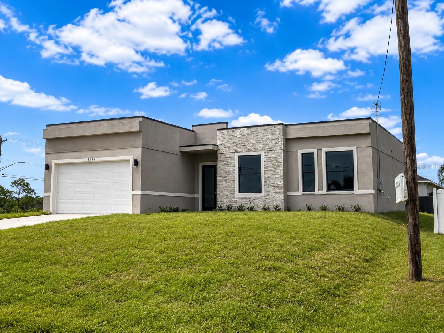 CAPE CORAL - Residential