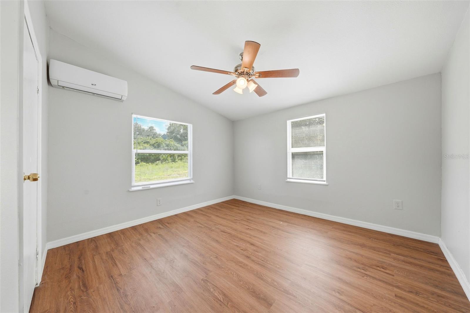 PINE LAKES - Residential