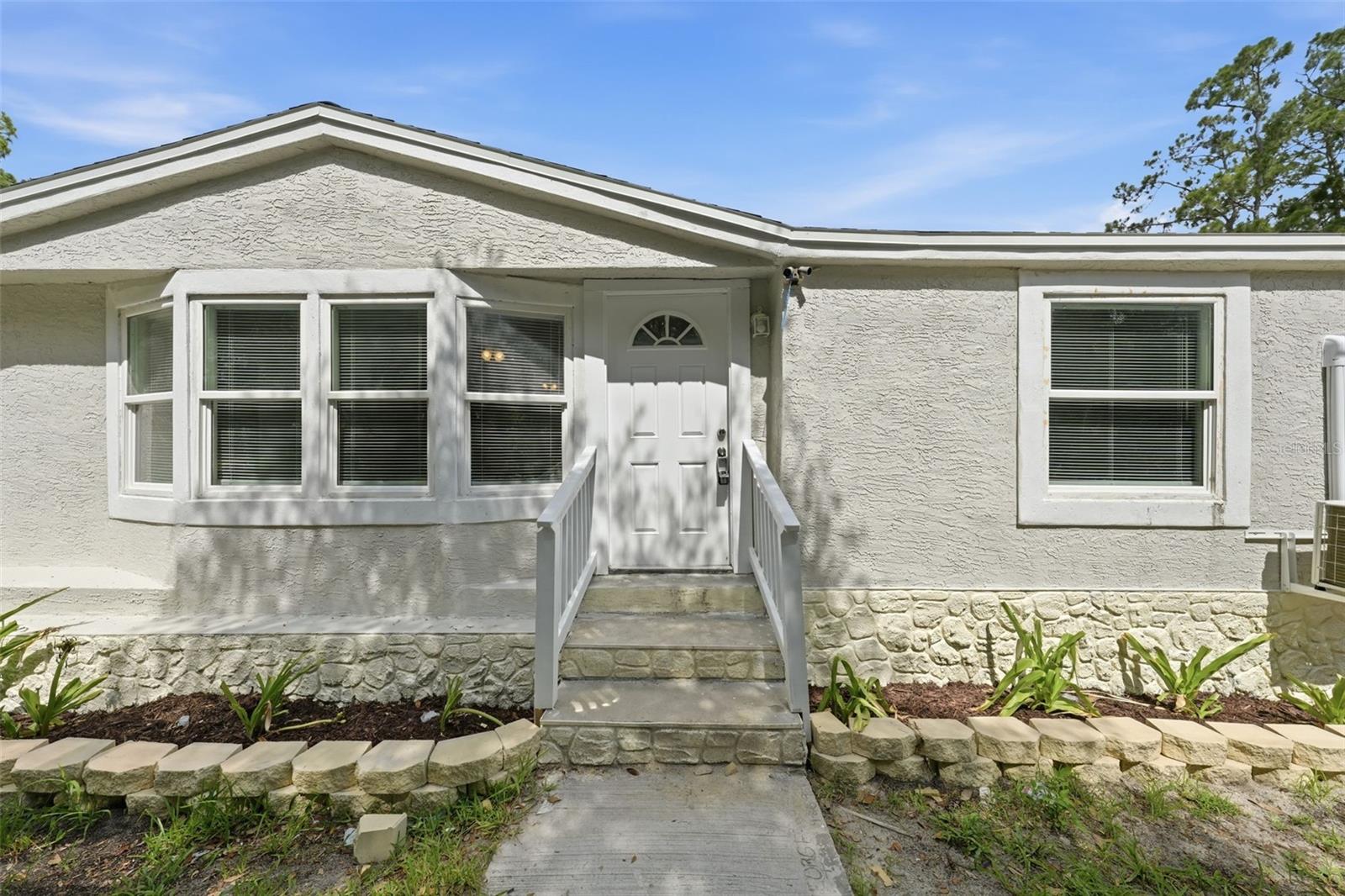 PINE LAKES - Residential