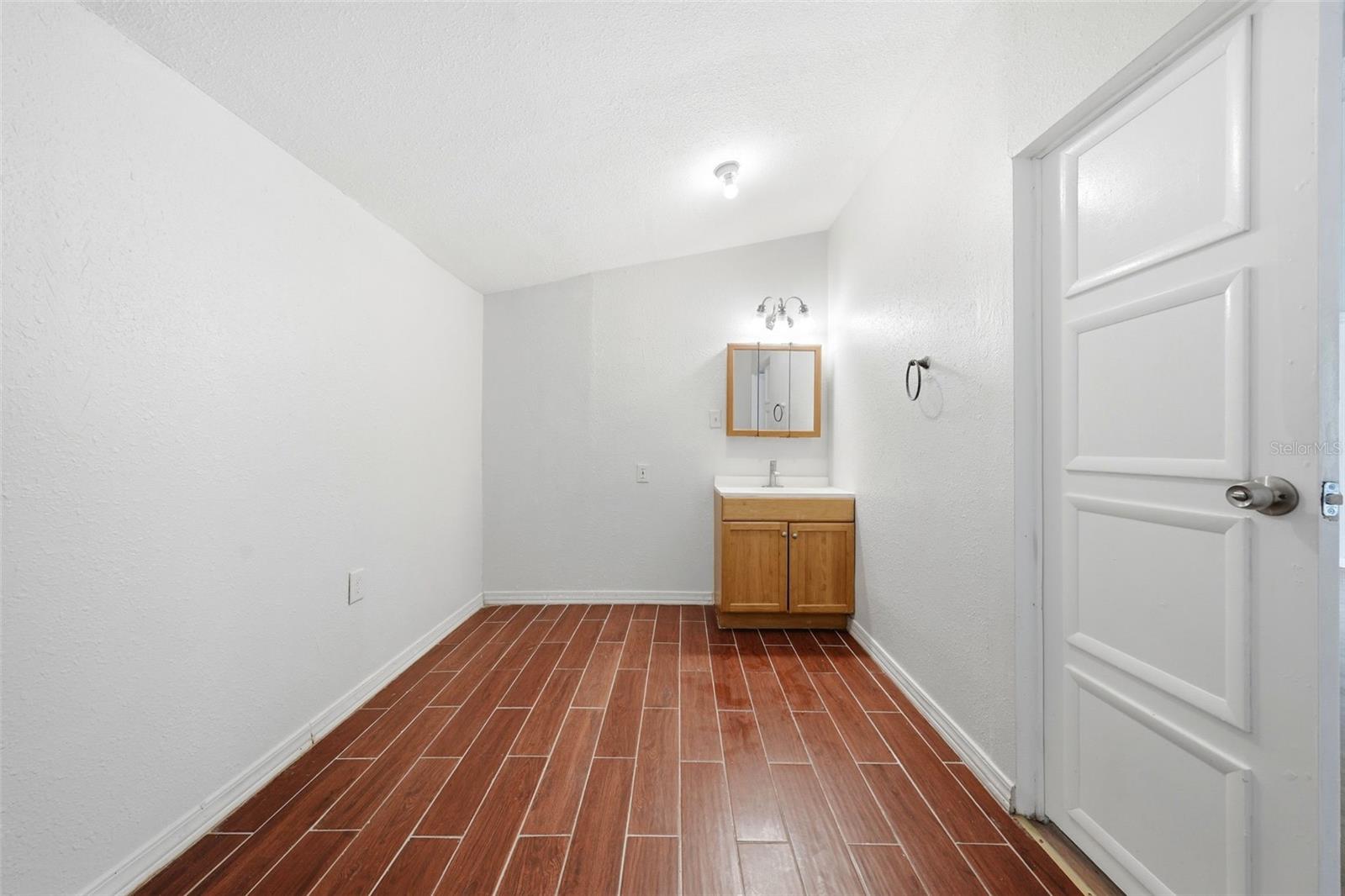 PINE LAKES - Residential