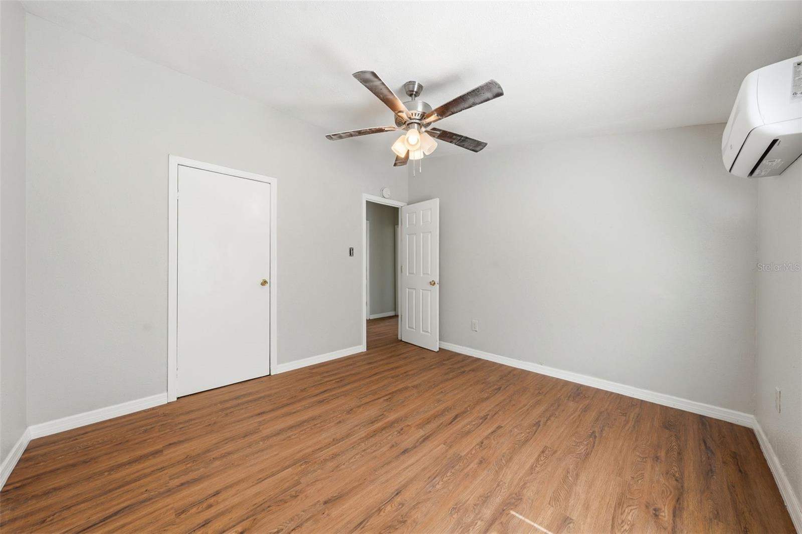 PINE LAKES - Residential