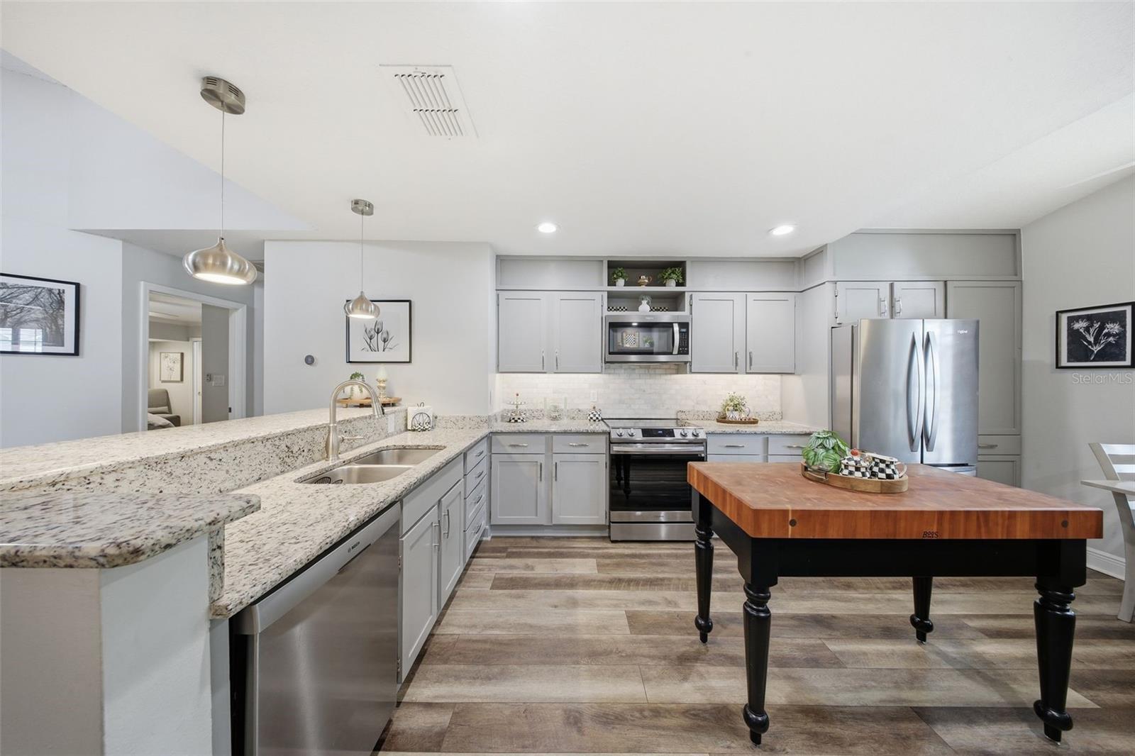 CROWN POINT SPGS - Residential