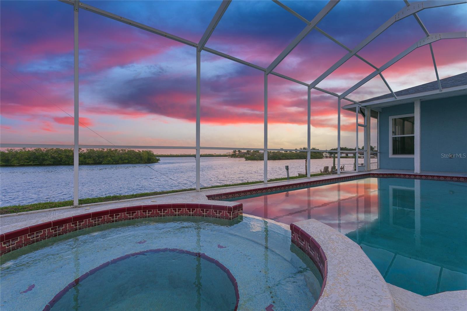 FLOR A MAR - Residential