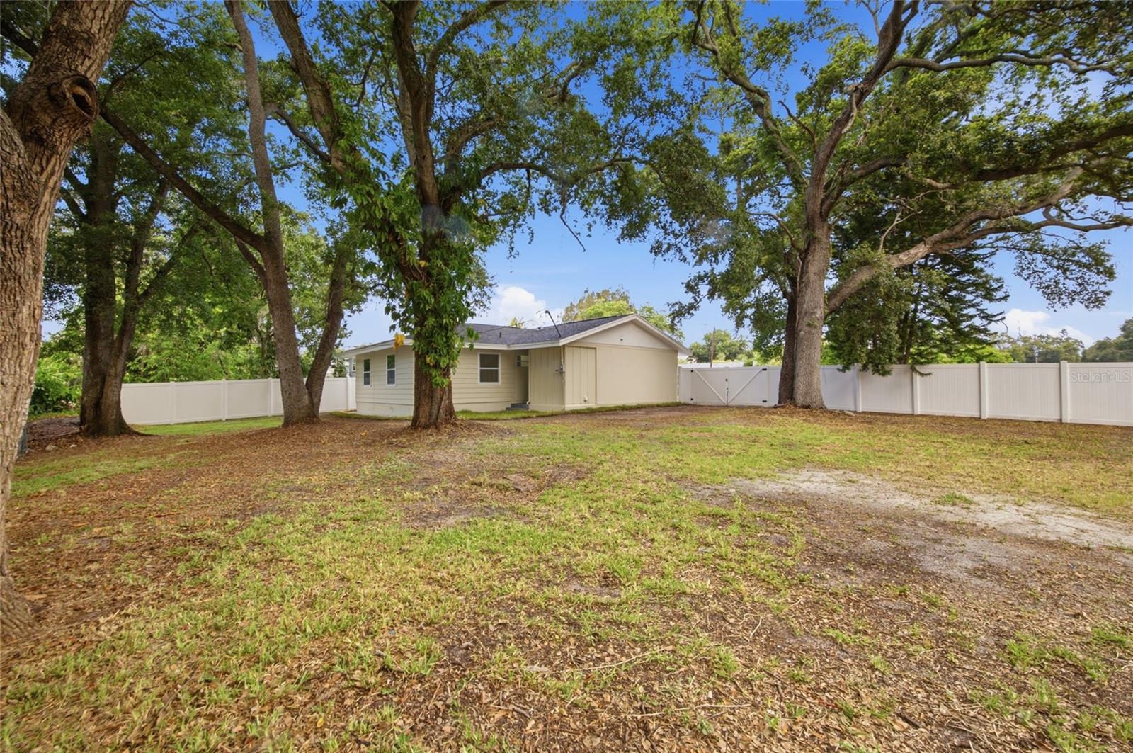 PINE RIDGE - Residential