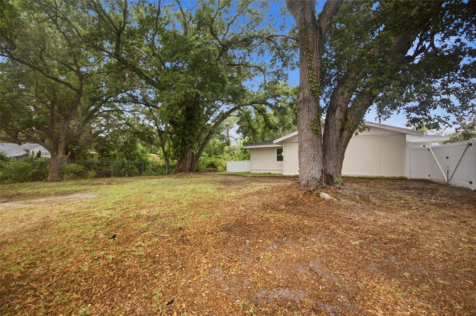 PINE RIDGE - Residential