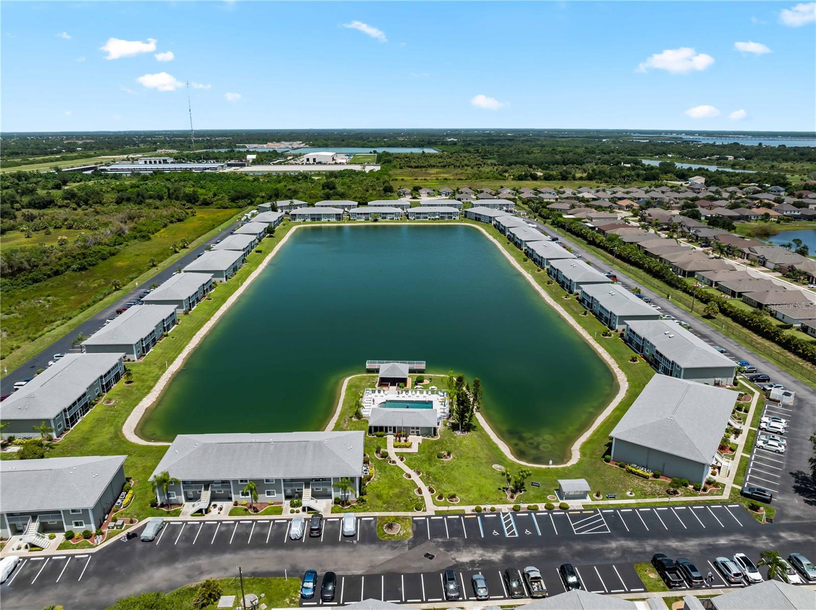LAKES EDGE - Residential