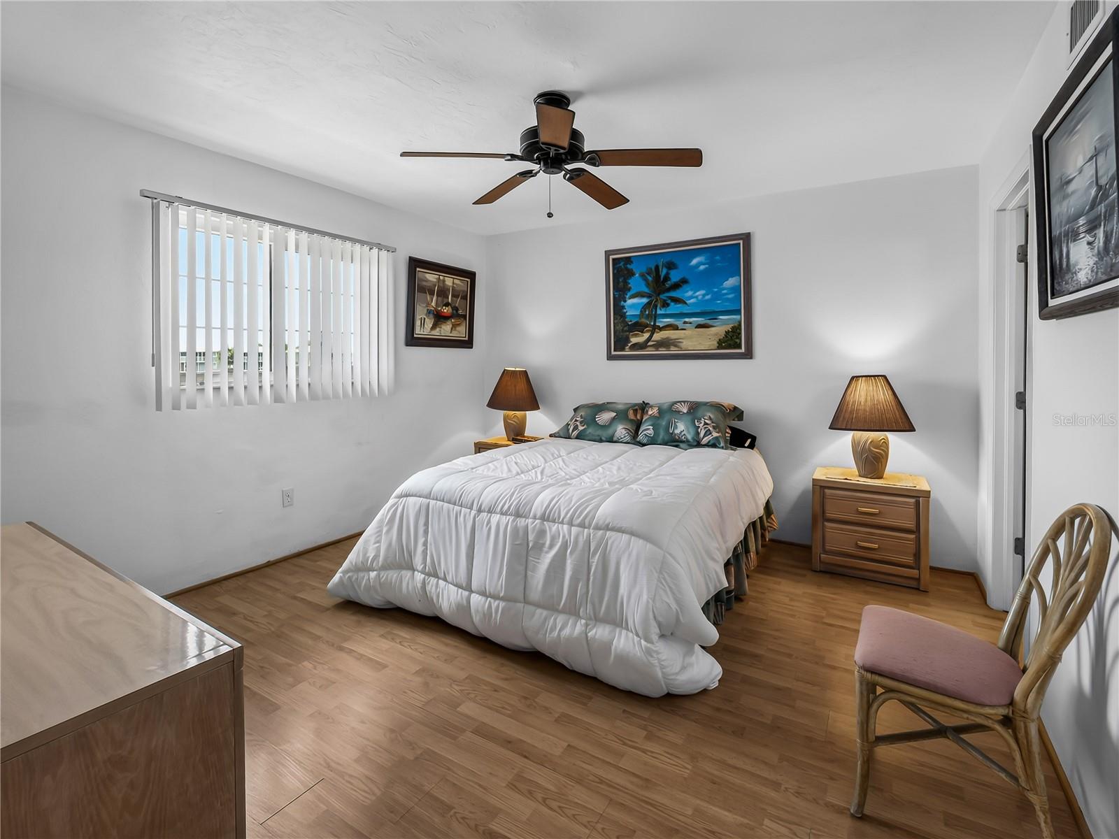LAKES EDGE - Residential