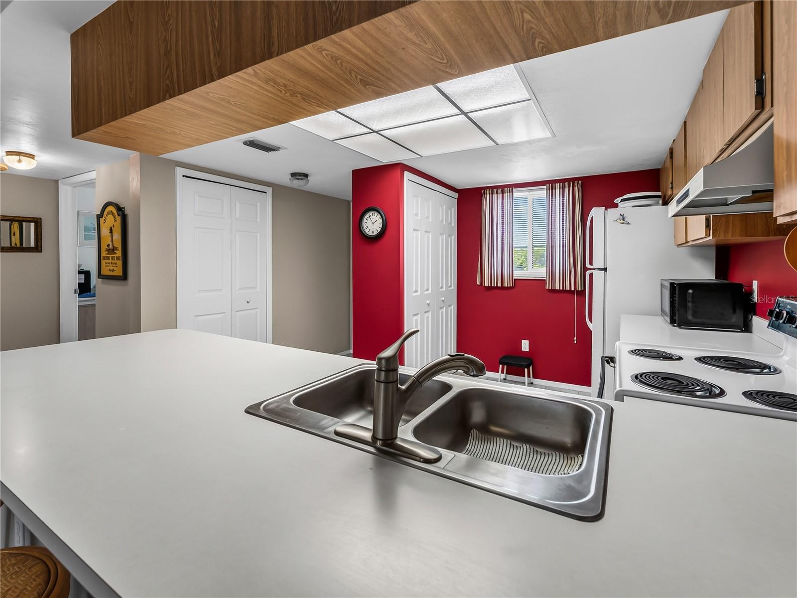 LAKES EDGE - Residential
