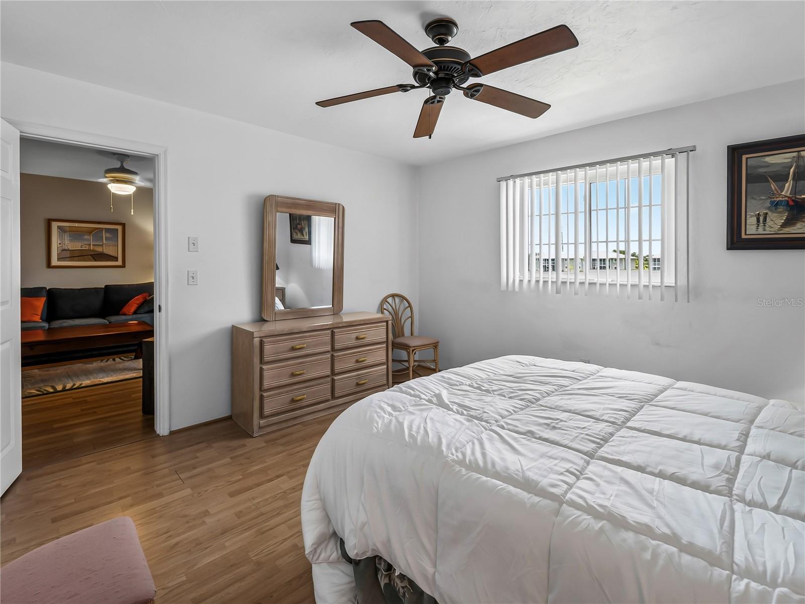 LAKES EDGE - Residential