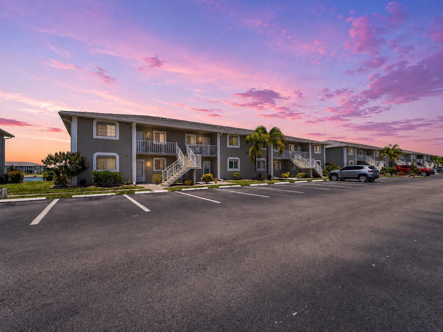 LAKES EDGE - Residential