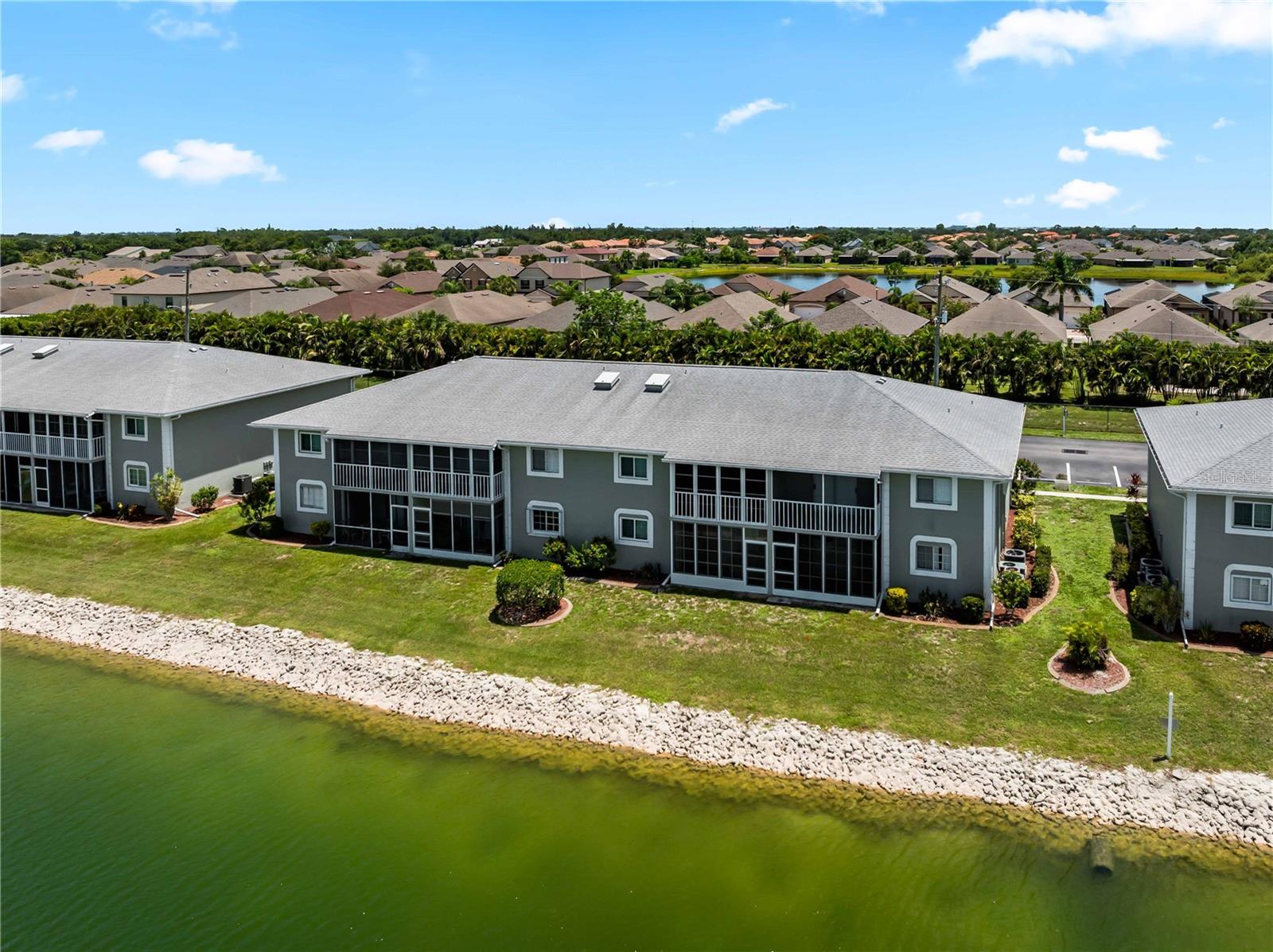 LAKES EDGE - Residential