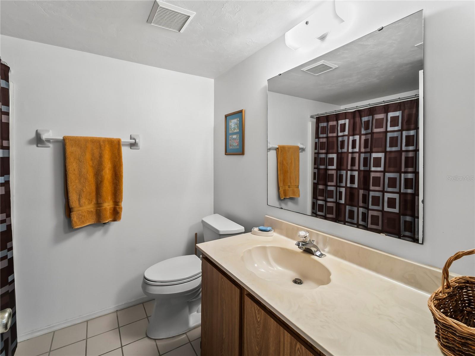 LAKES EDGE - Residential