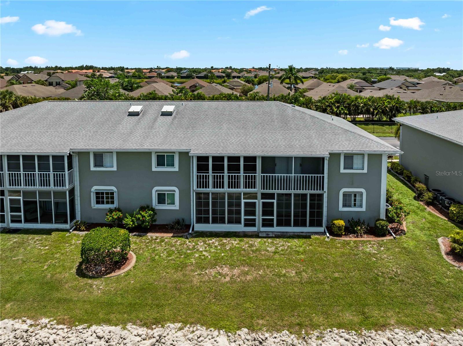 LAKES EDGE - Residential
