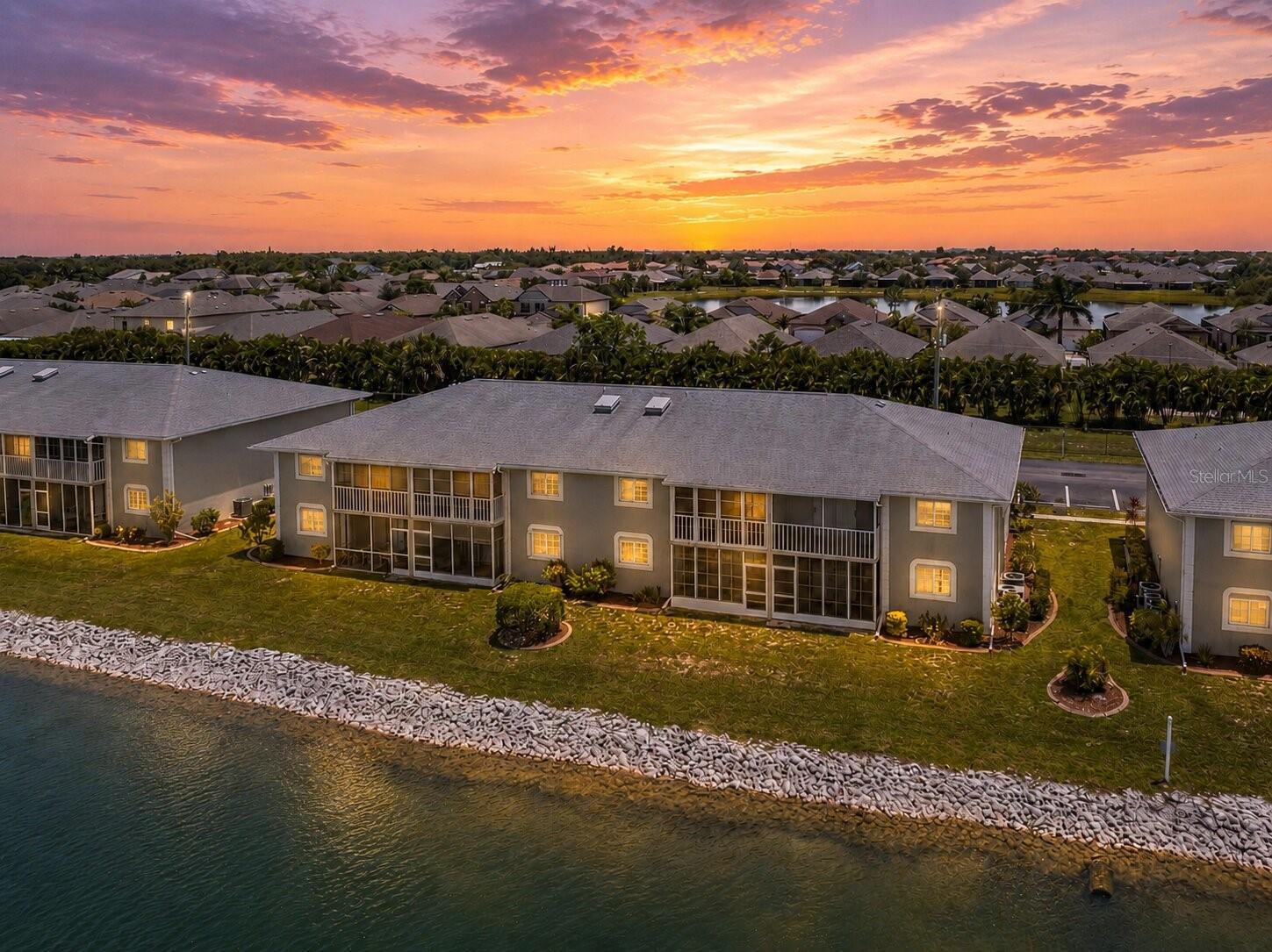 LAKES EDGE - Residential