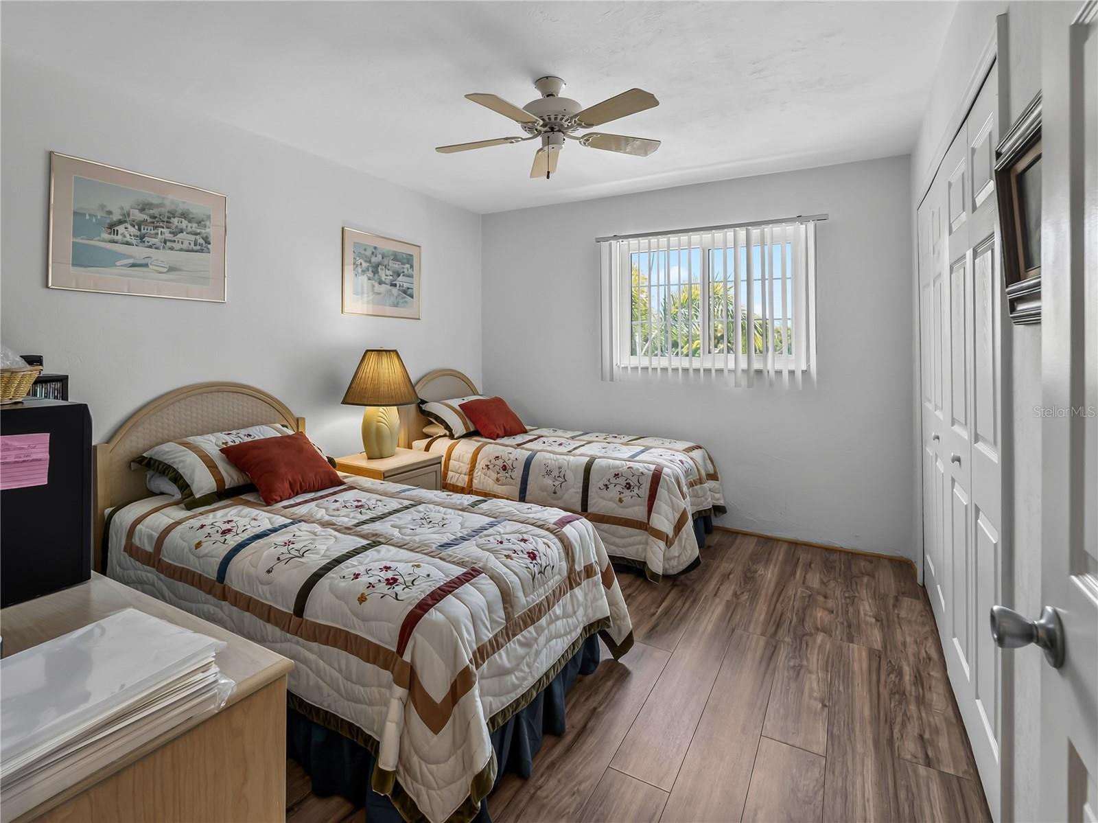 LAKES EDGE - Residential