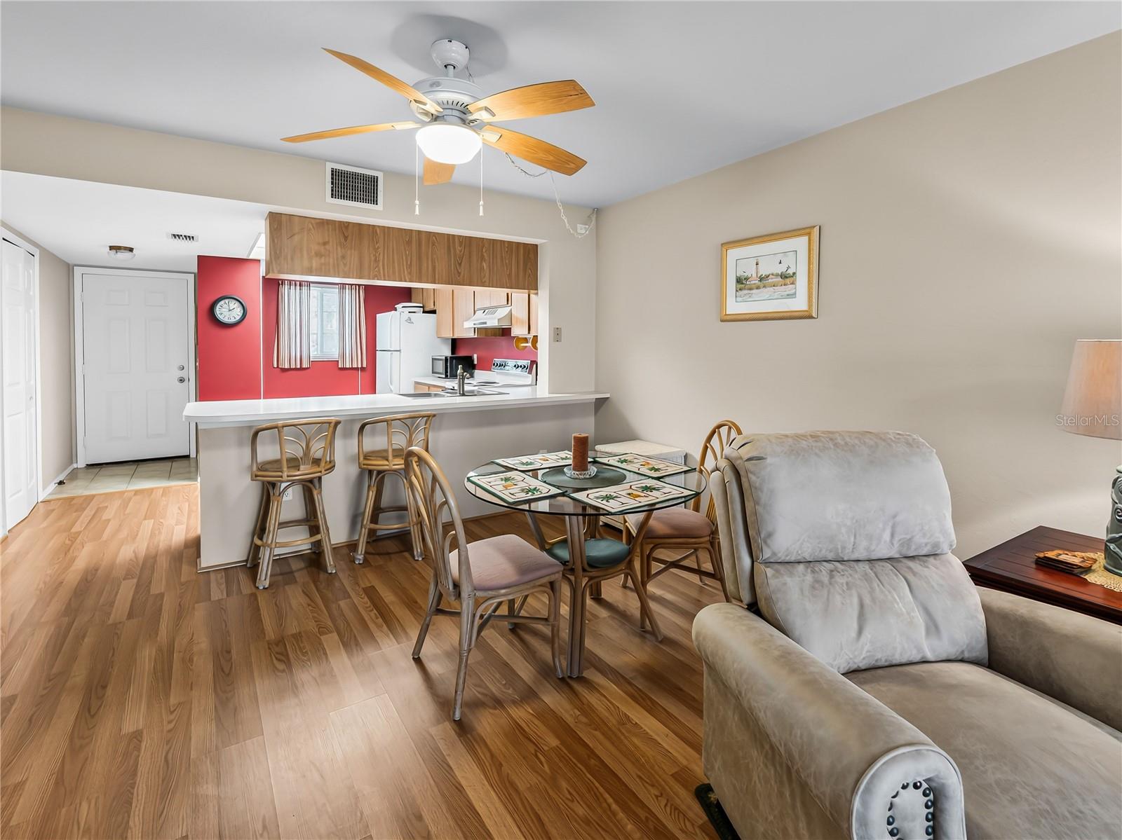 LAKES EDGE - Residential