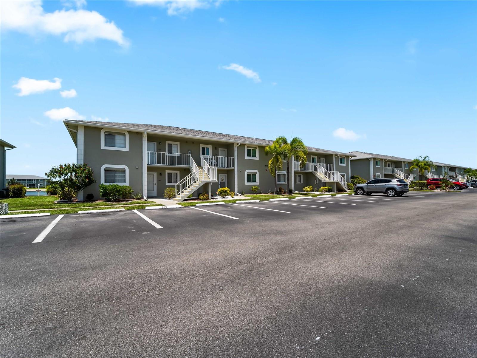 LAKES EDGE - Residential
