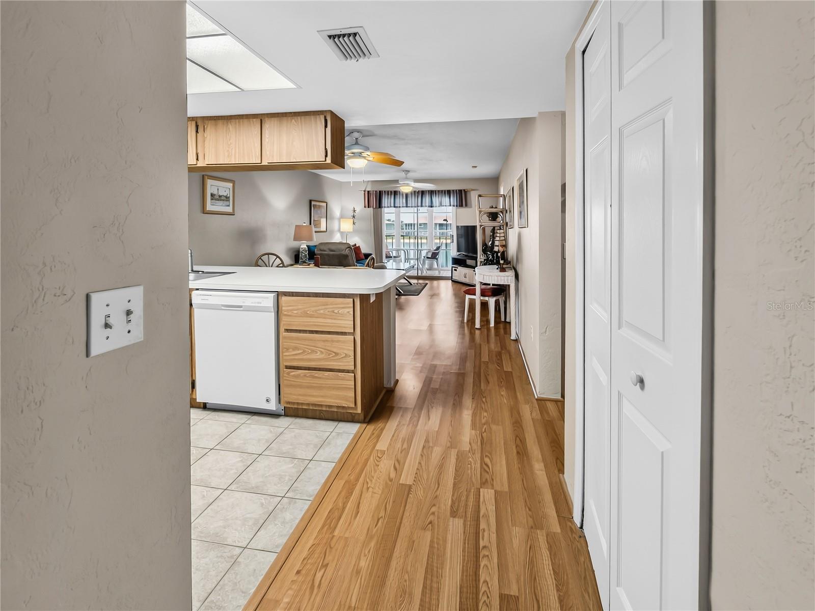 LAKES EDGE - Residential