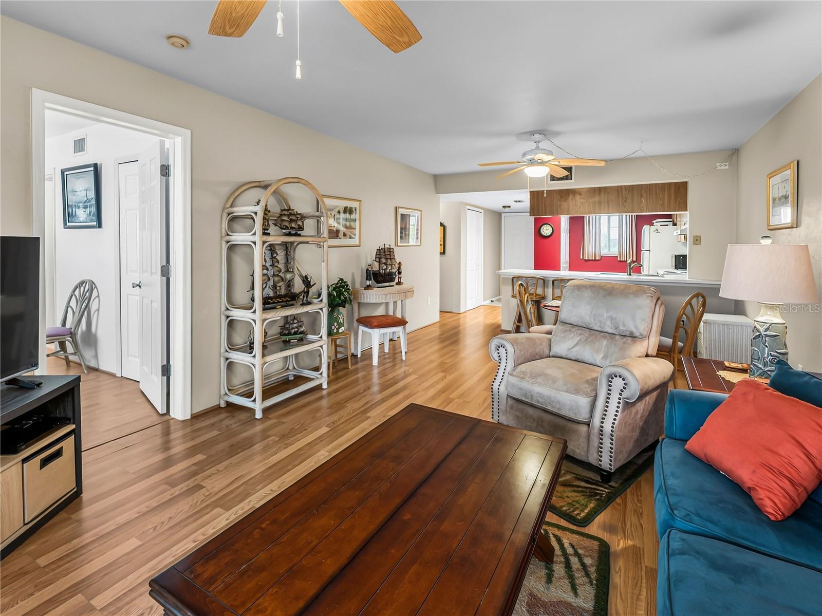LAKES EDGE - Residential