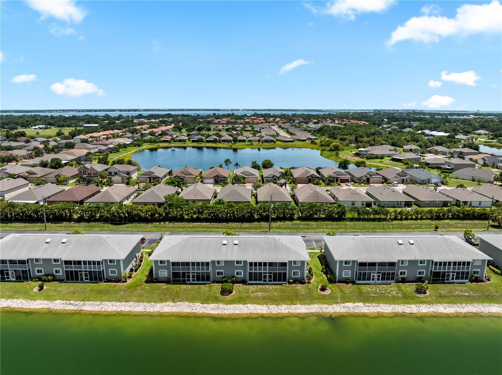 LAKES EDGE - Residential
