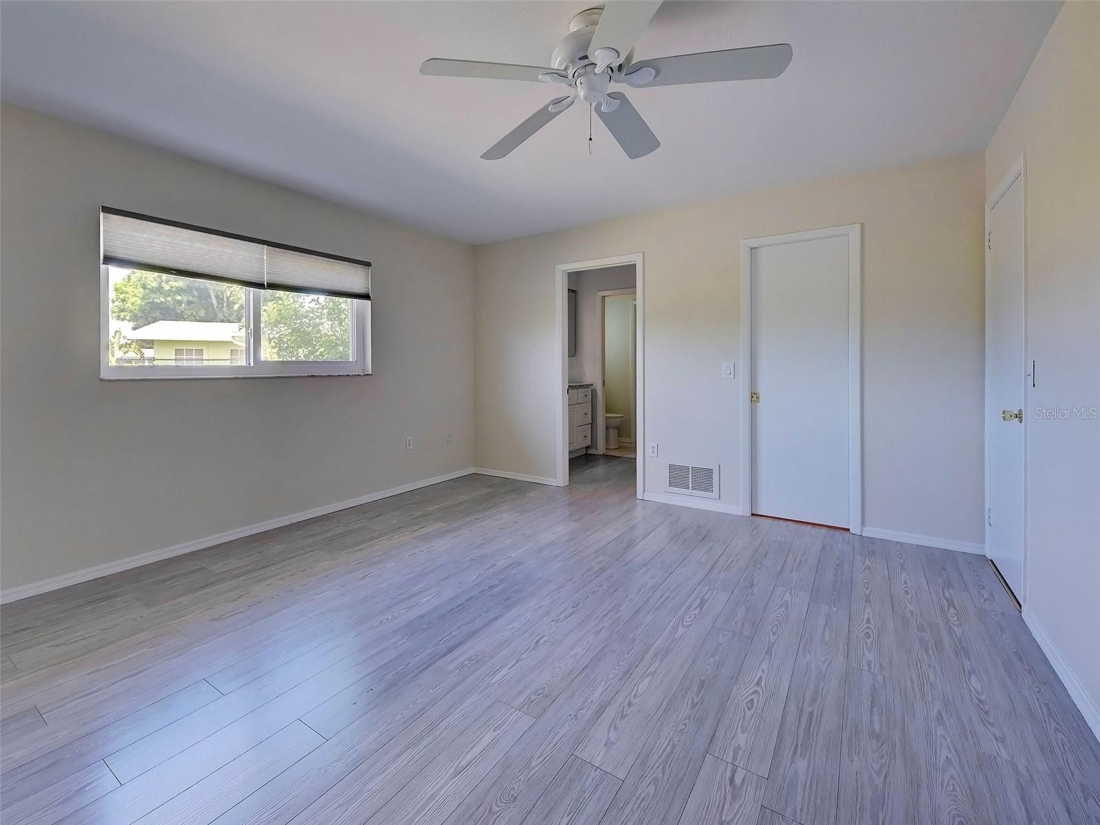 LOT 484 VENICE GARDENS UNIT 8 - Residential
