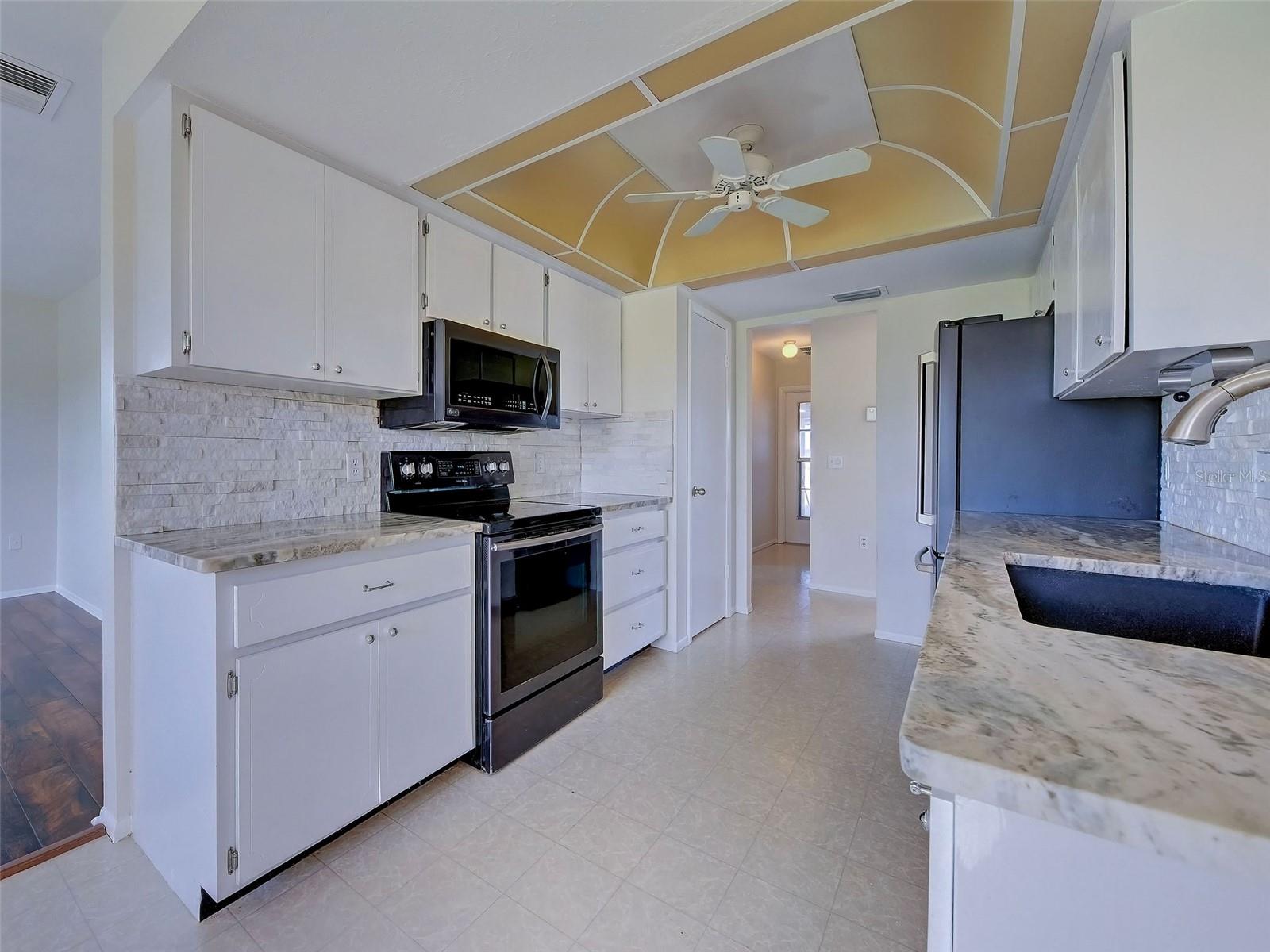 LOT 484 VENICE GARDENS UNIT 8 - Residential