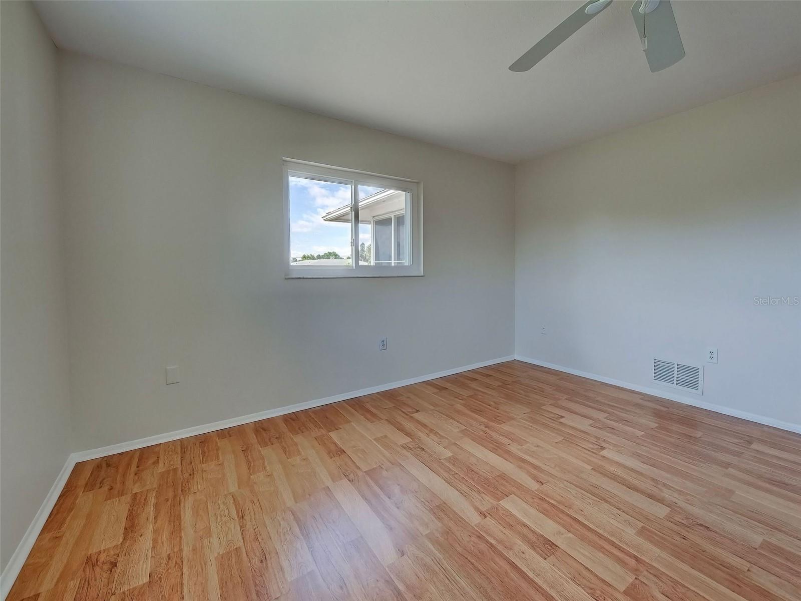 LOT 484 VENICE GARDENS UNIT 8 - Residential