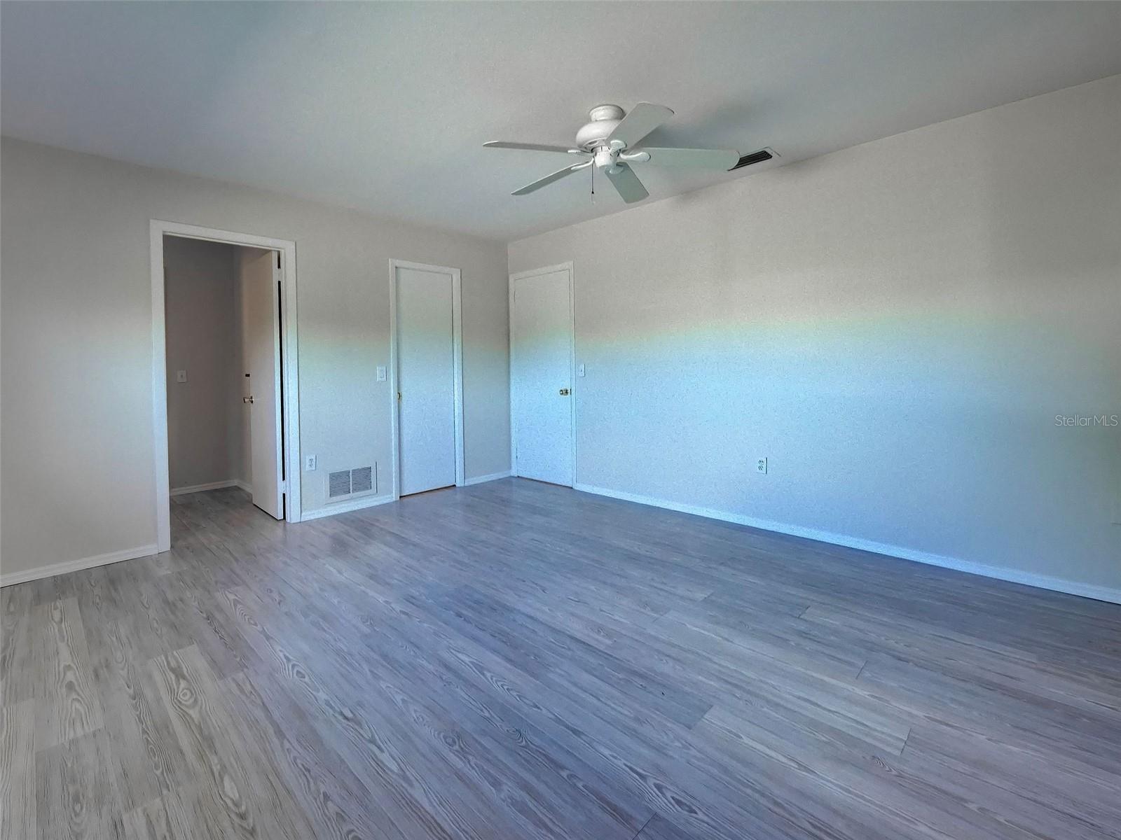 LOT 484 VENICE GARDENS UNIT 8 - Residential