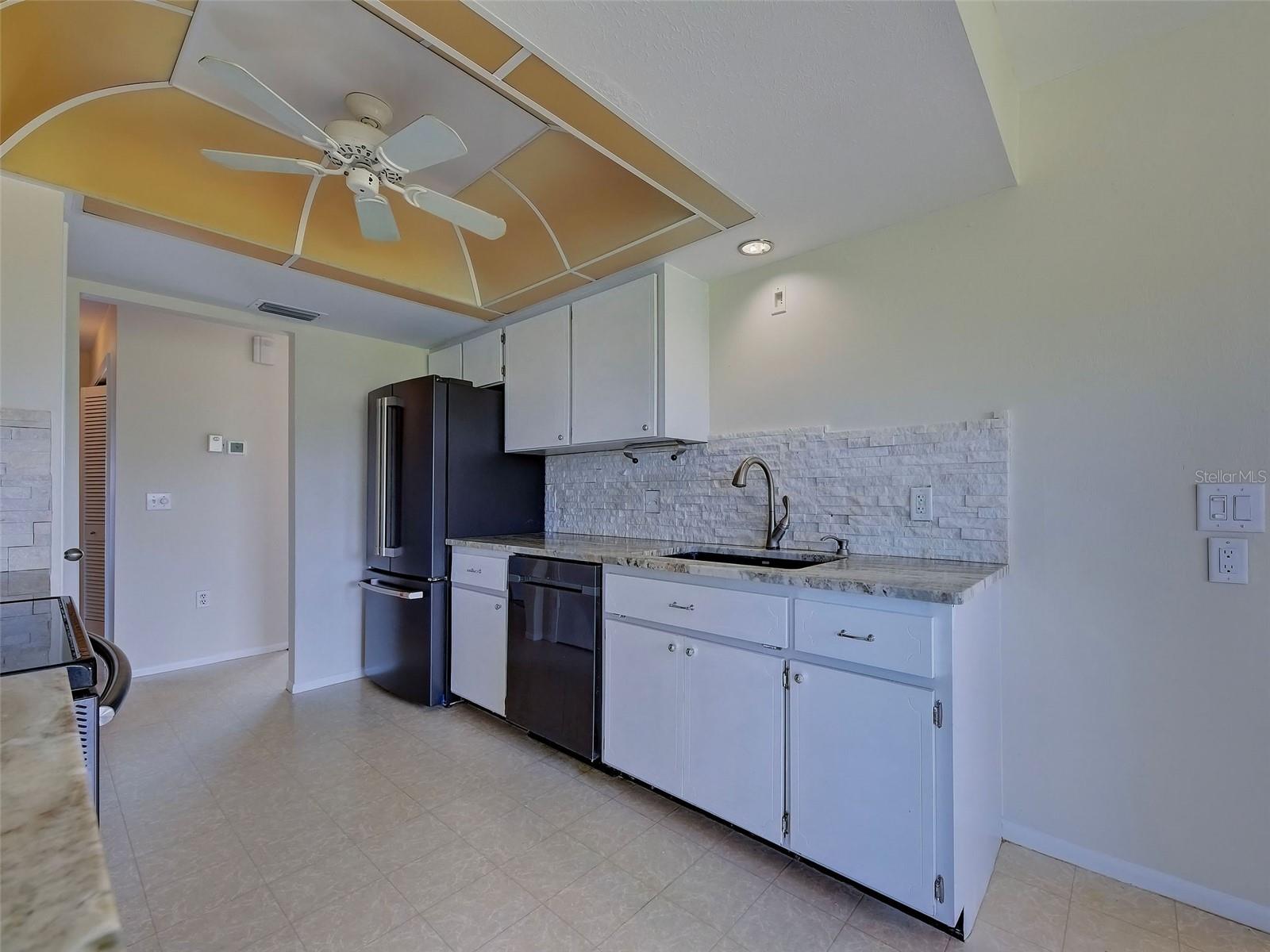 LOT 484 VENICE GARDENS UNIT 8 - Residential