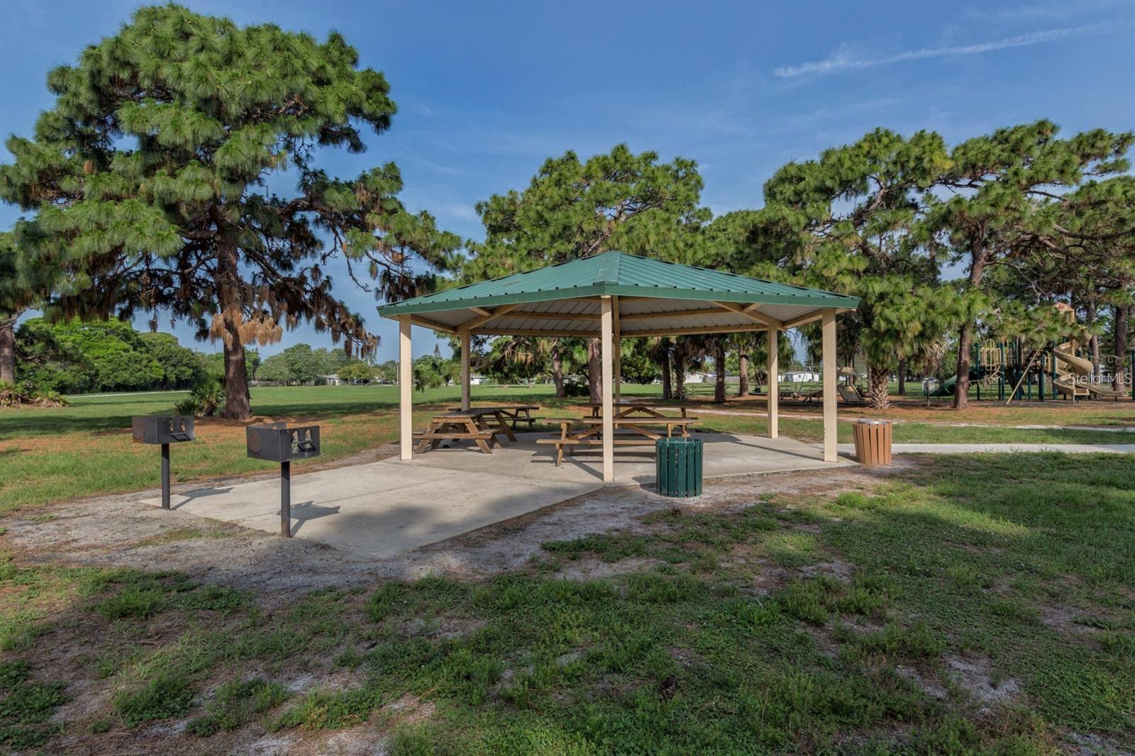 LOT 484 VENICE GARDENS UNIT 8 - Residential