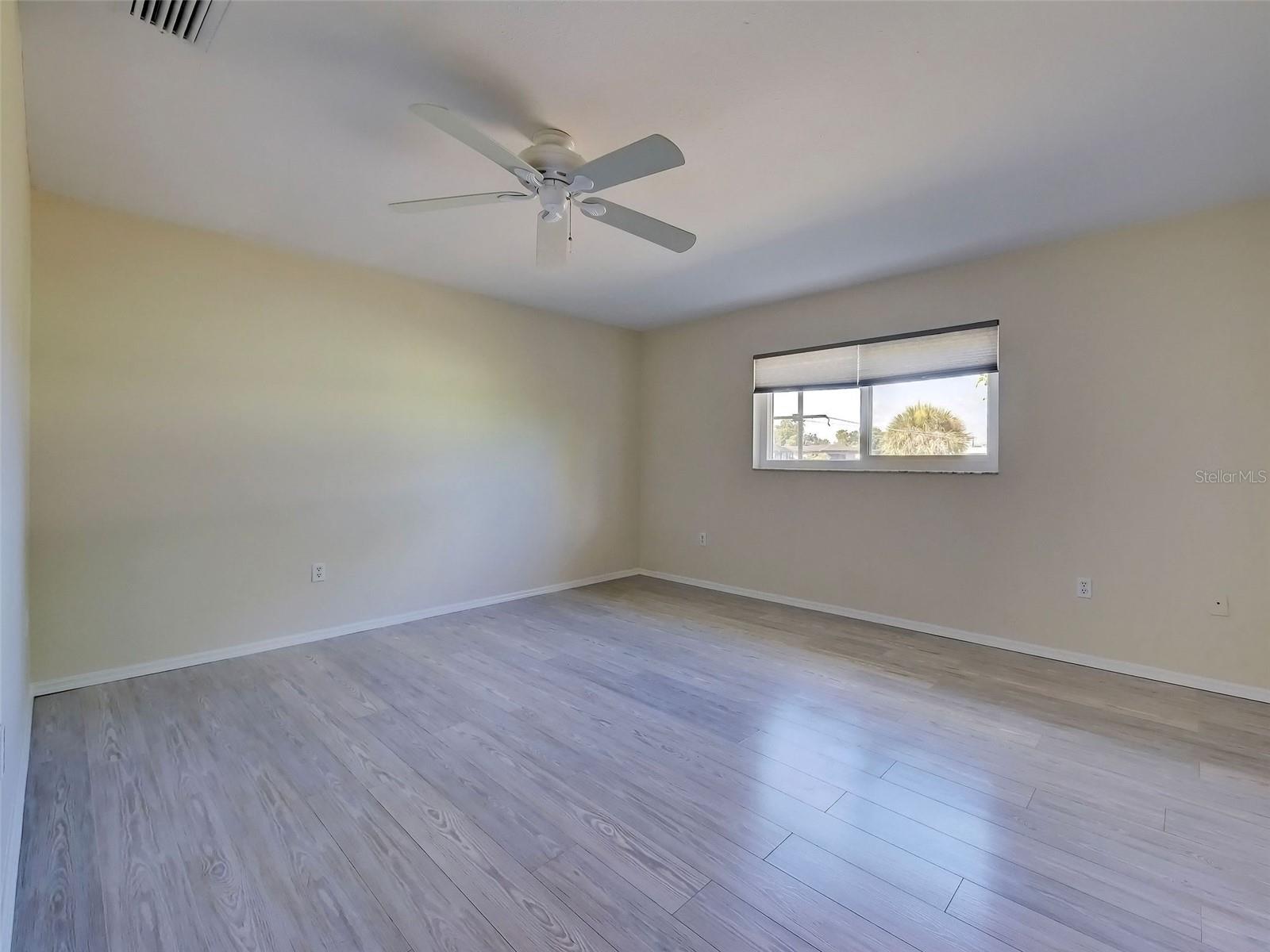 LOT 484 VENICE GARDENS UNIT 8 - Residential