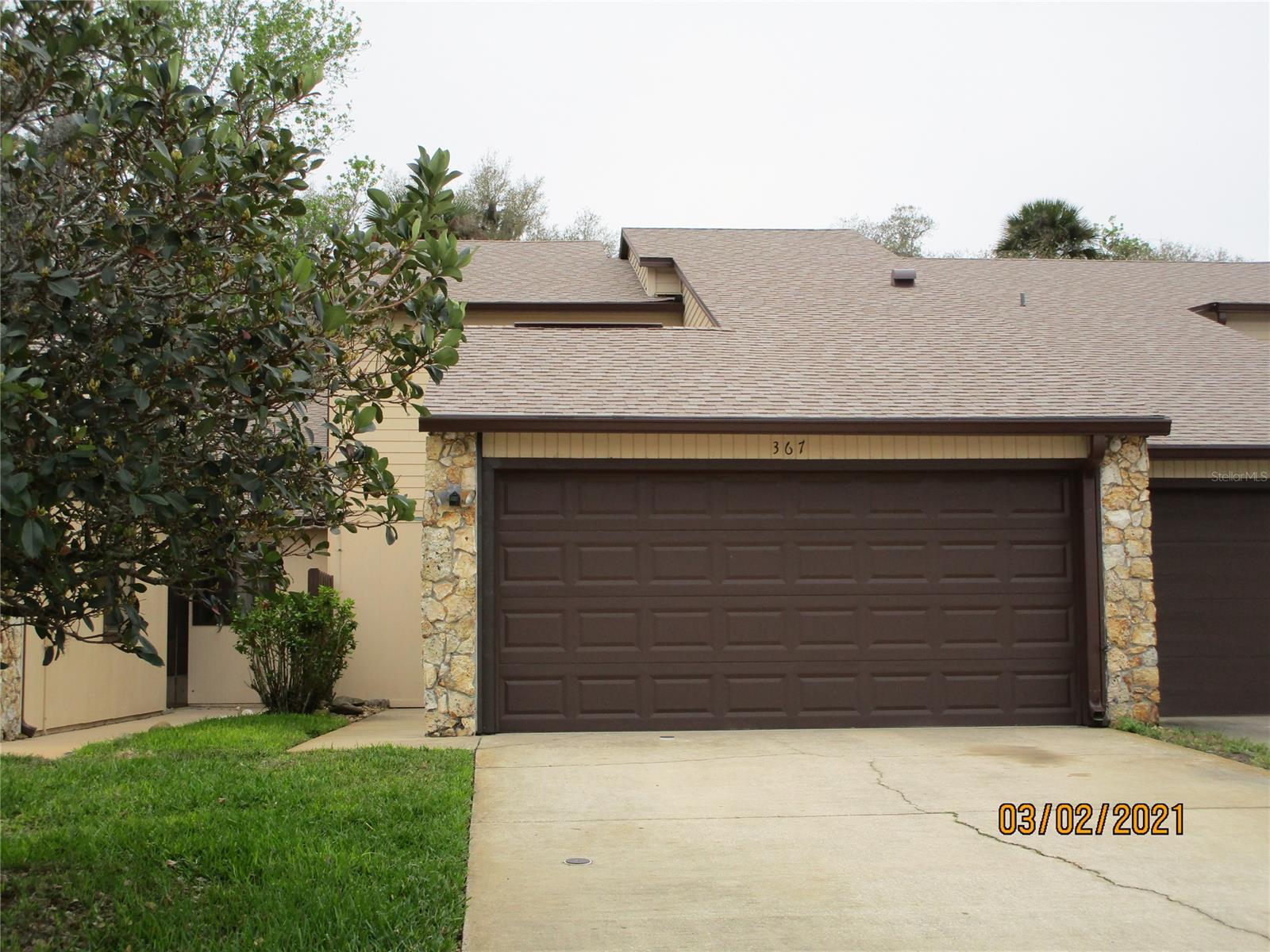 Nice unit in desirable Hidden Pines community!! 2BR 2.5BA plus 2 car garage with spacious 1,706 sq ft under air. Large Living/dining combo, vaulted ceilings, skylight. All tile downstairs. Ground floor Master suite with walk in closet. Nice size master bath with stand up shower. Plus a Guest 1/2 bath down stairs. Upstairs loft with large storage closet, perfect for an office or 2nd living area. Also upstairs is the 2nd BR, 2 large closets and a full bathroom! Enclosed back porch with open patio overlooking estuary, relax while grilling out on back patio or having your morning coffee. Washer/Dryer for your convenience in garage, owner will not repair or replace. Hidden Pines features gorgeous community pool, clubhouse and tennis courts. Excellent location near I-95 as well as shopping, the river and the beach. Don't miss this chance to live in New Smyrna Beach! Approved application, first month's rent and security deposit required. No Pets and No Smoking. Call Marcia or Tina for appointment to view, 386-423-2189