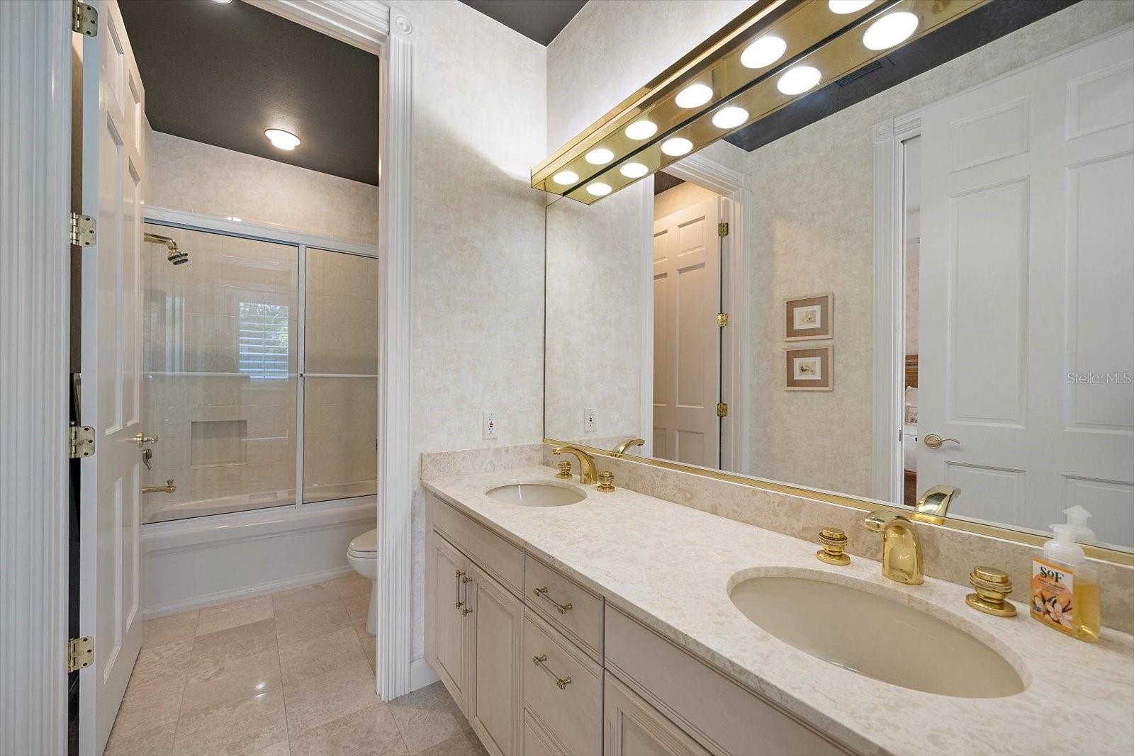 WESTON POINTE - Residential