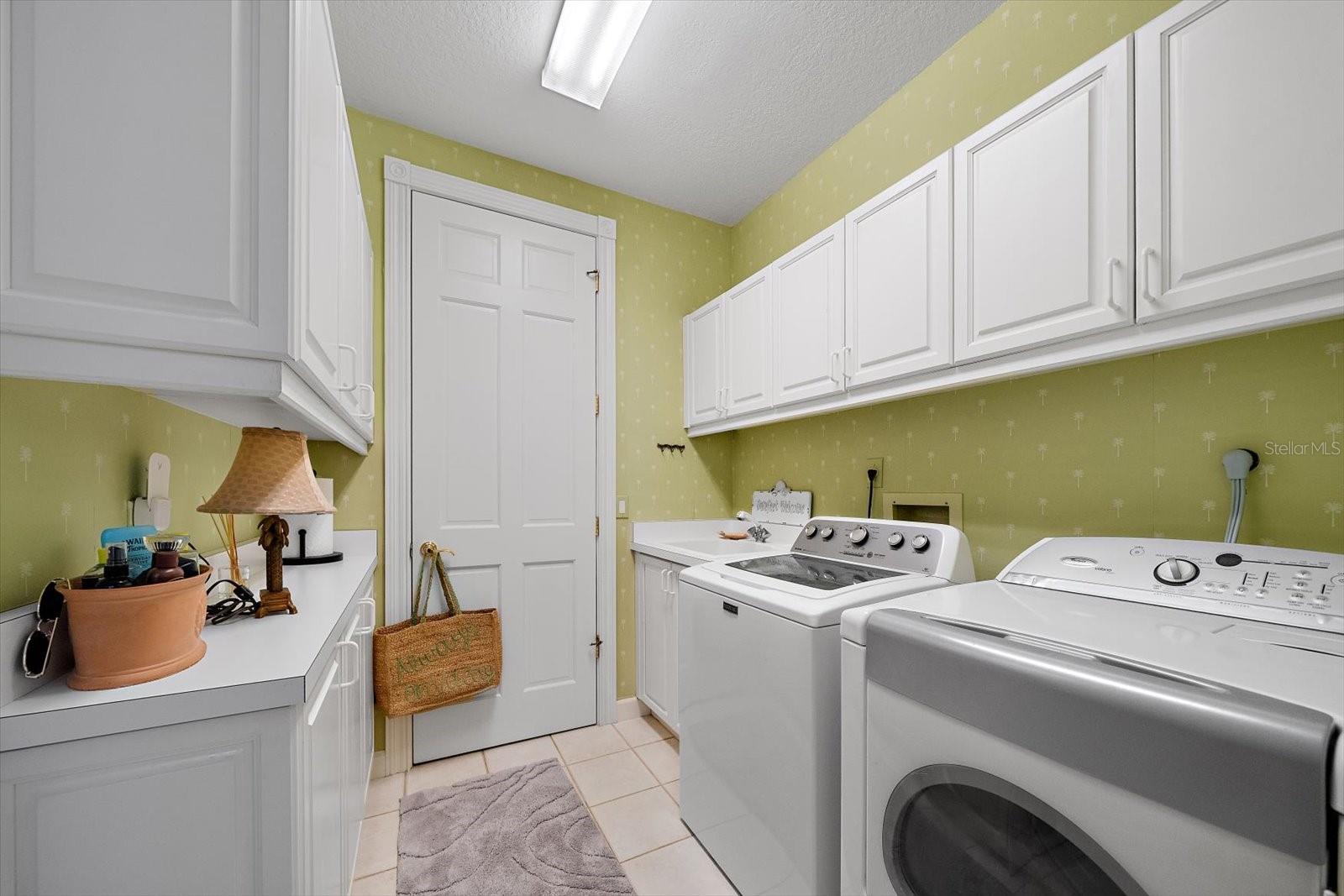 WESTON POINTE - Residential