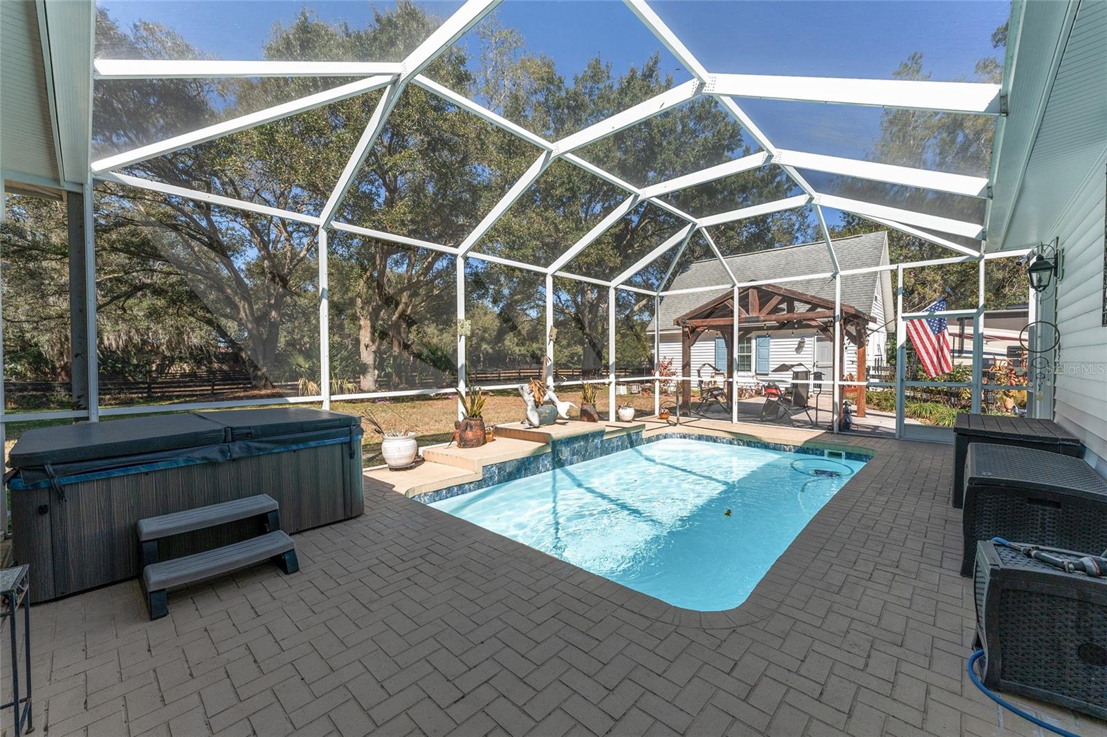 GLEN HOLLOW FARMS - Residential