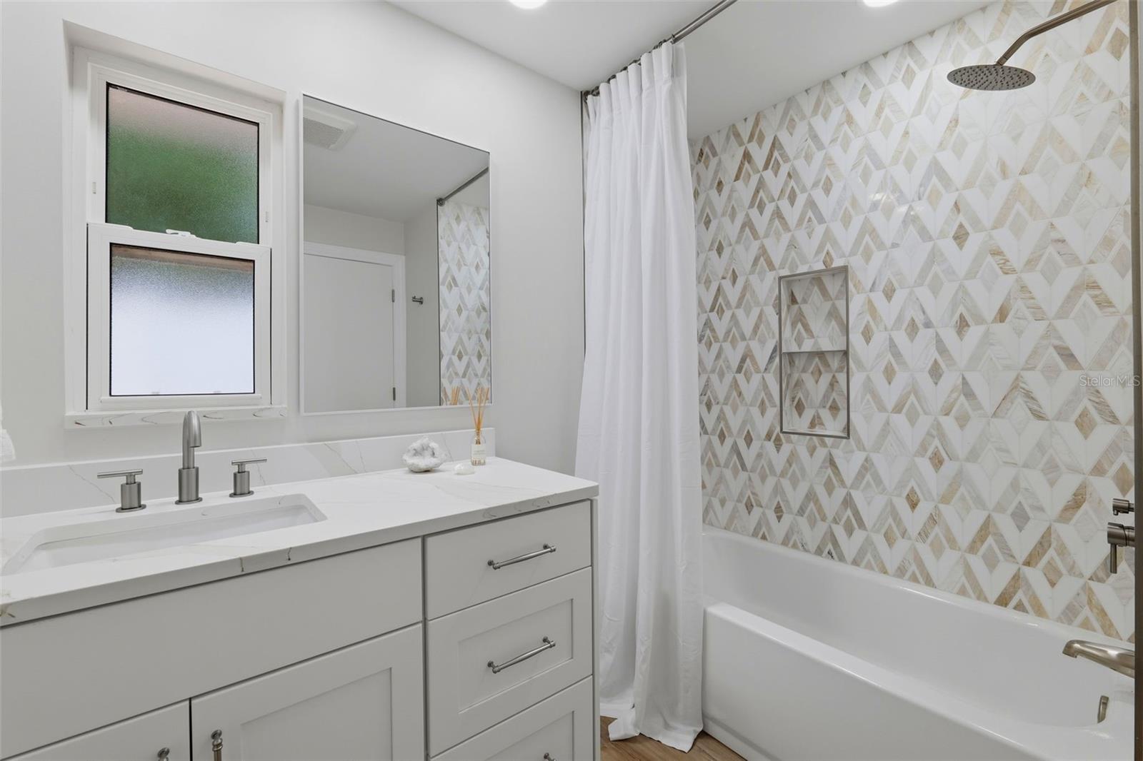 BELLEAIR ESTATES - Residential