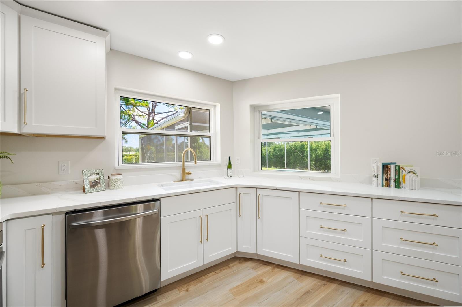 BELLEAIR ESTATES - Residential