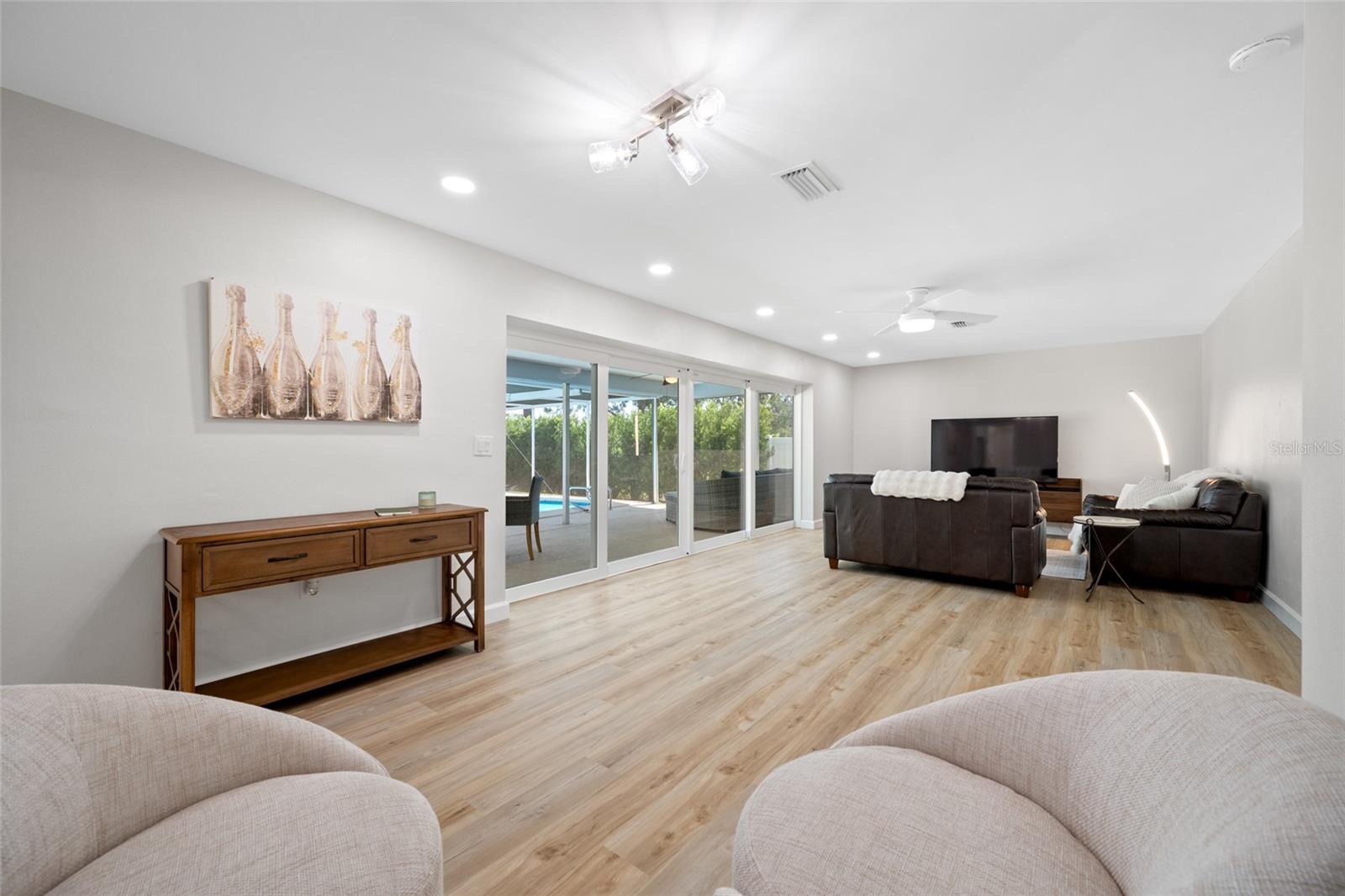BELLEAIR ESTATES - Residential