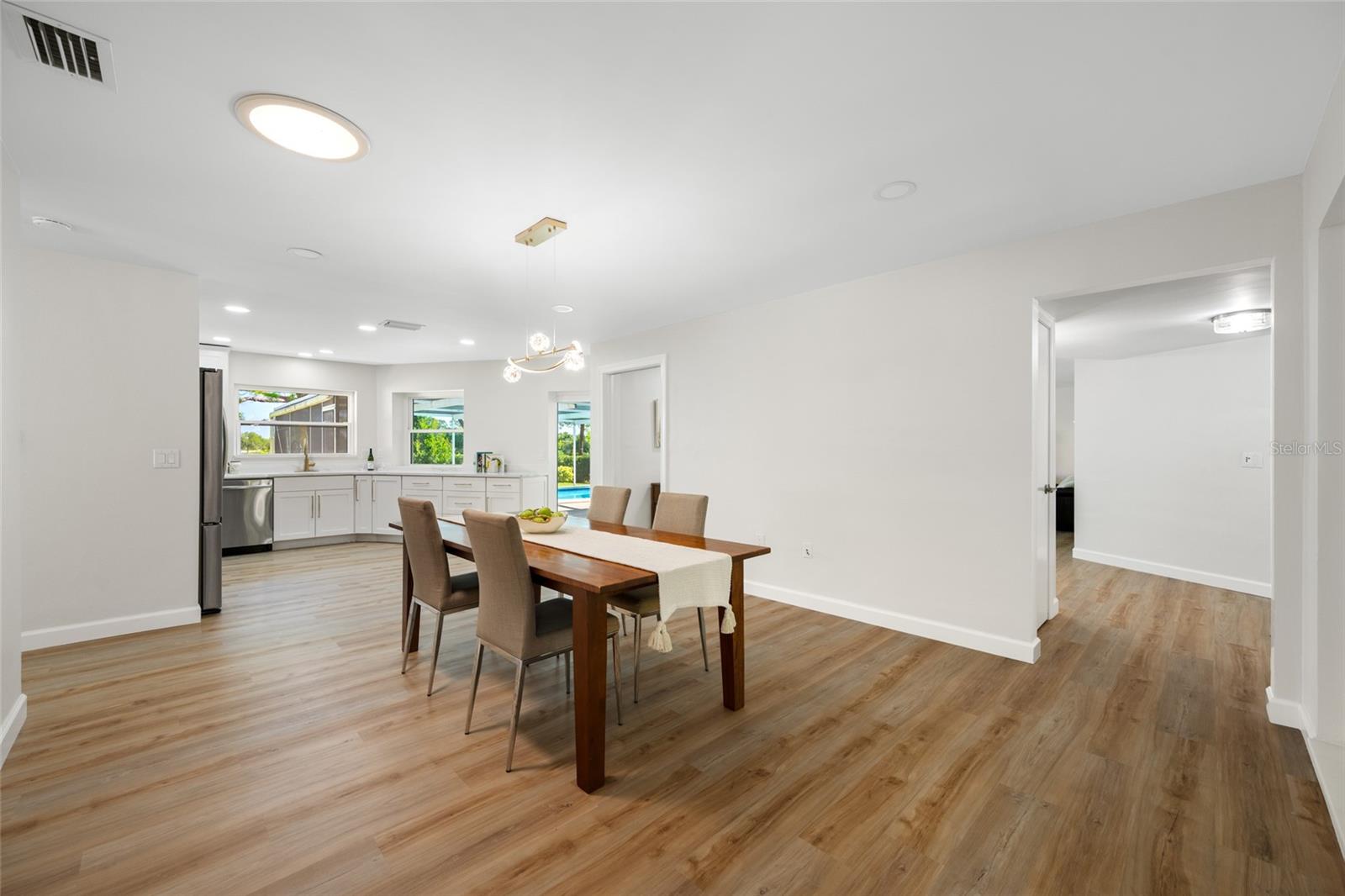 BELLEAIR ESTATES - Residential