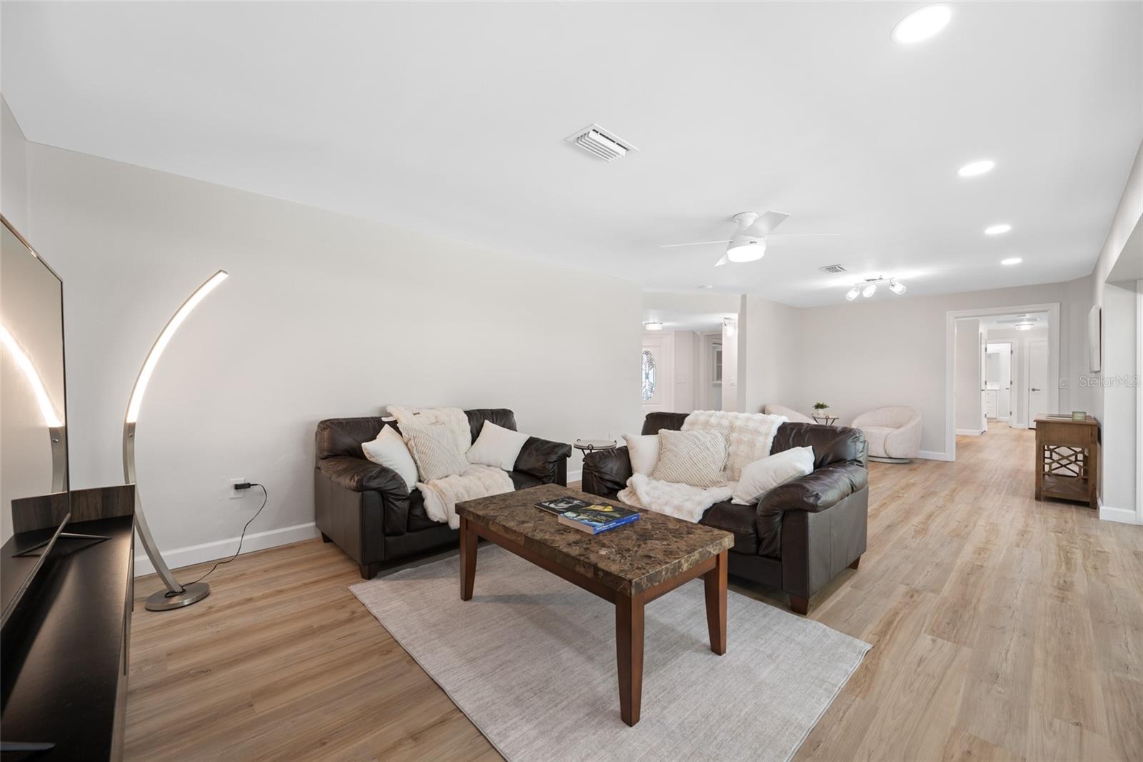 BELLEAIR ESTATES - Residential
