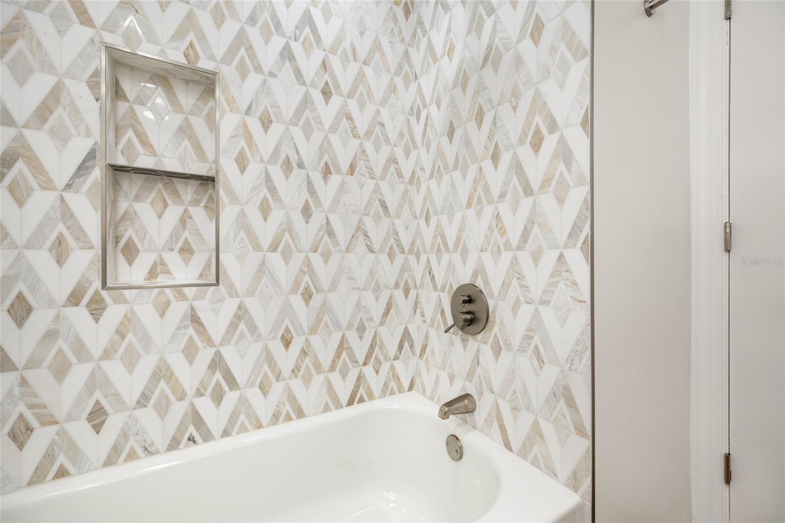 BELLEAIR ESTATES - Residential