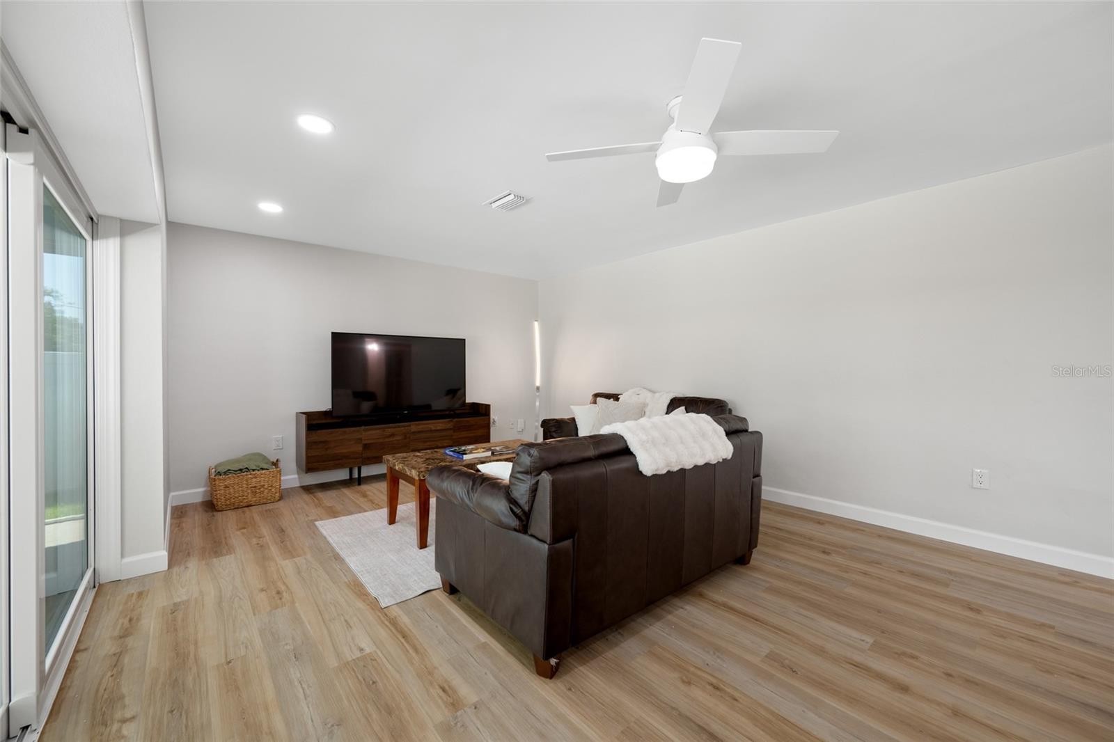 BELLEAIR ESTATES - Residential