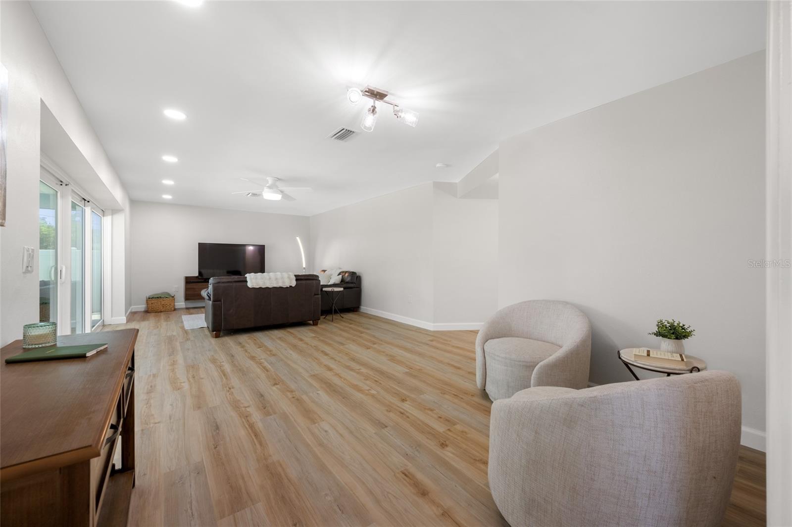 BELLEAIR ESTATES - Residential
